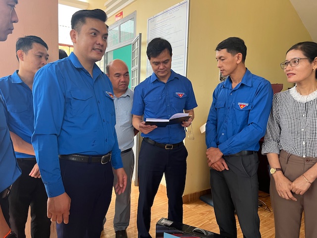 Bí thư thứ nhất Trung ương đoàn thăm đội hình thanh niên tình nguyện tại gia Lai - Ảnh 5. Bí thư thứ nhất Trung ương đoàn thăm đội hình thanh niên tình nguyện tại gia Lai - Ảnh 5.