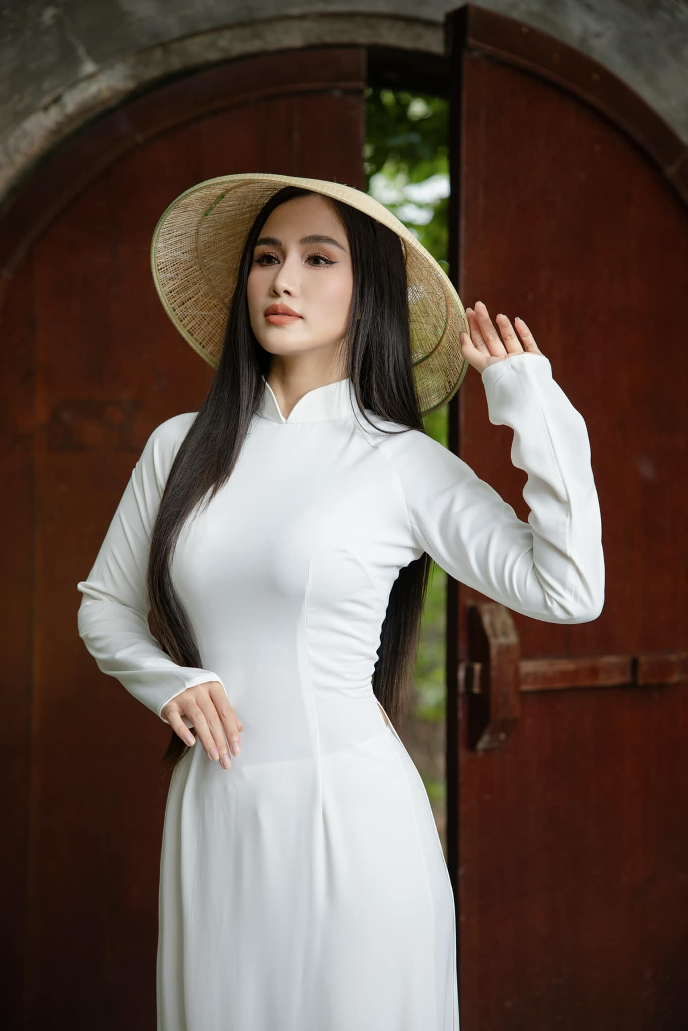 Thêm một ca sĩ gây chú ý khi thi Miss Grand Vietnam - Ảnh 1.
