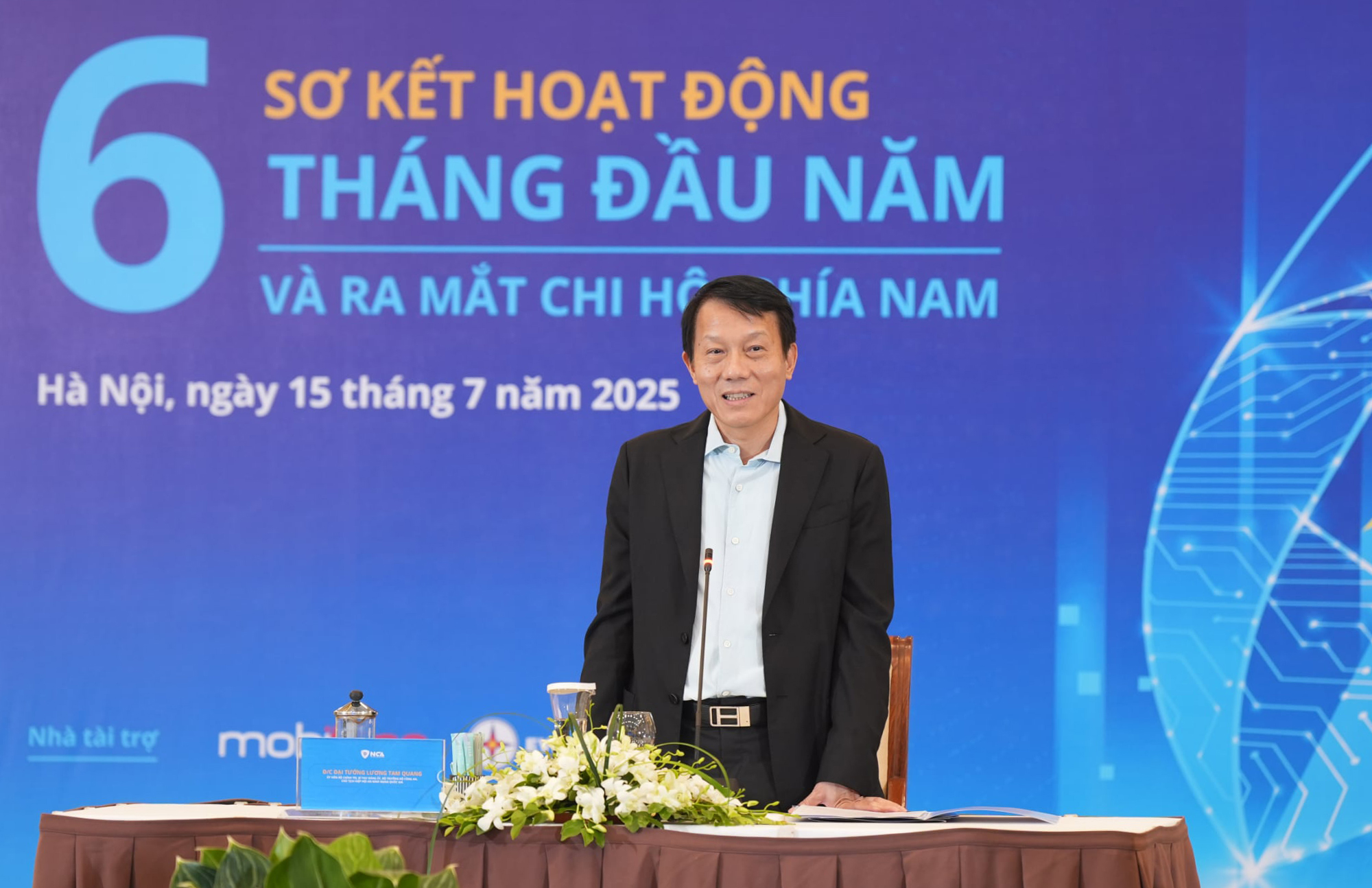 Không gian mạng là 'mặt trận chiến lược mới' - Ảnh 1. Không gian mạng là 'mặt trận chiến lược mới' - Ảnh 1.