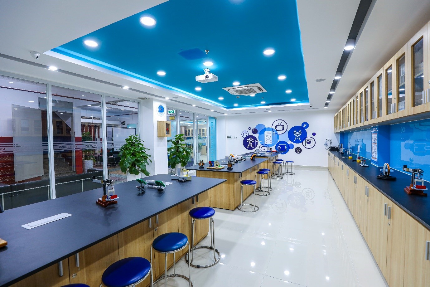 Tường Vy và giấc mơ du học: 12 năm nỗ lực, 80.000 USD học bổng - Ảnh 3.