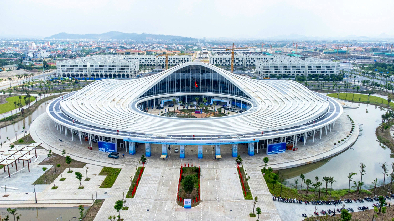 Chủ tịch nước: Hải Ph&ograve;ng đang trỗi dậy l&agrave; trung t&acirc;m kinh tế của cả nước - Ảnh 3.