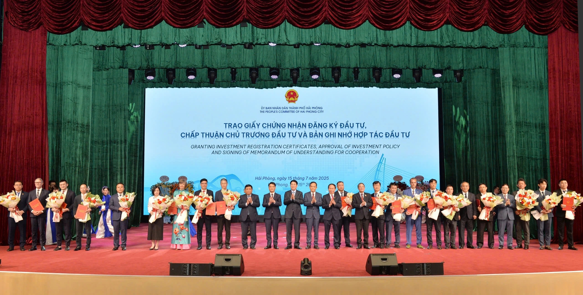 Chủ tịch nước: Hải Ph&ograve;ng đang trỗi dậy l&agrave; trung t&acirc;m kinh tế của cả nước - Ảnh 2.