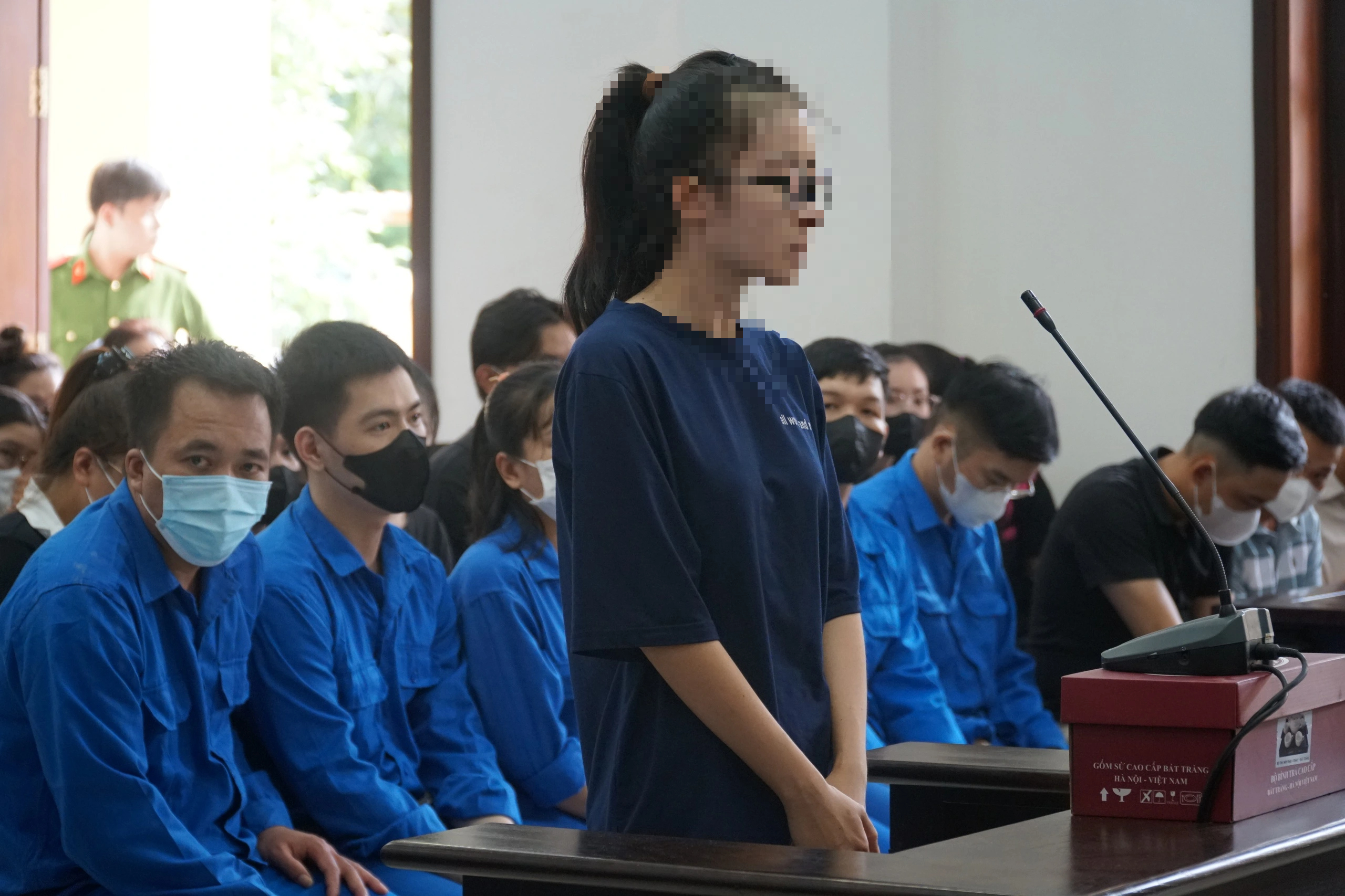 Xét xử 87 bị cáo trong đường dây ‘lùa’ khách đi xem đất để lừa đảo - Ảnh 2.