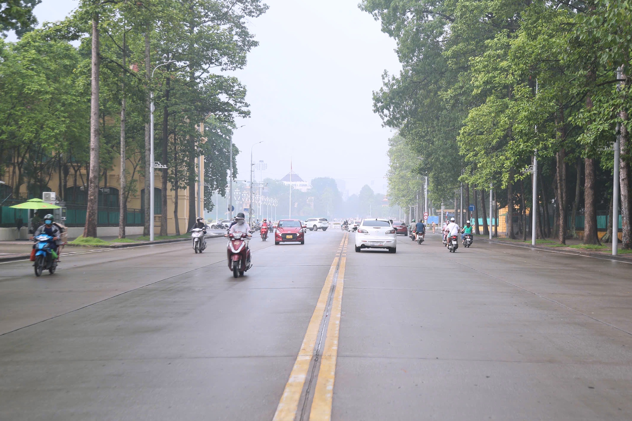 Hà Nội sẽ xử lý triệt để ô nhiễm không khí nội đô trước năm 2035 - Ảnh 2.