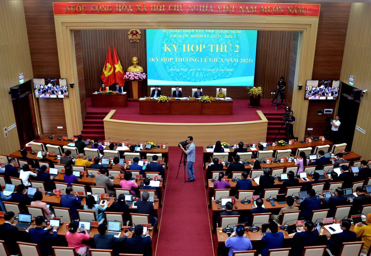 Quảng Ngãi: Thông qua chính sách hỗ trợ đi lại, nhà ở sau sáp nhập tỉnh  - Ảnh 1.