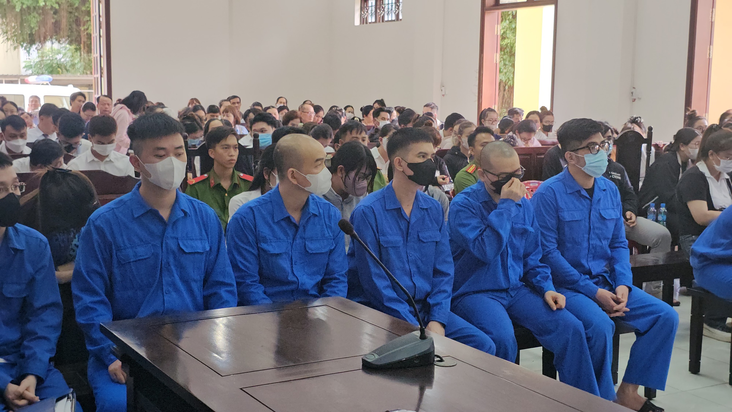Xét xử đường dây lừa đảo‘lùa’ khách đi xem đất: Khách bị bán thông tin ra sao?- Ảnh 1. Xét xử đường dây lừa đảo‘lùa’ khách đi xem đất: Khách bị bán thông tin ra sao?- Ảnh 1.