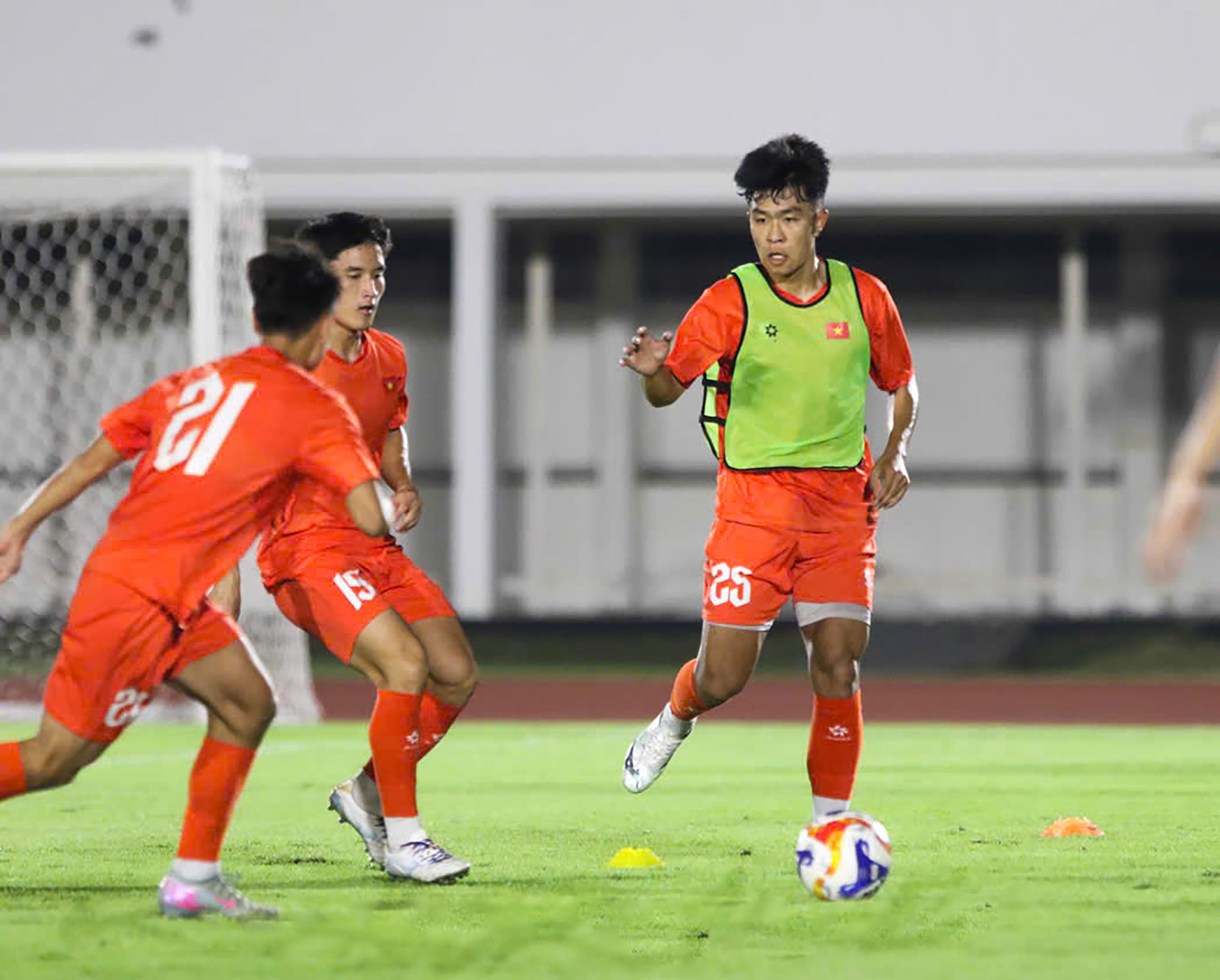 U.23 Vietnam má vyrovnané síly, ale… - Foto 1. U.23 Việt Nam có lực lượng đồng đều, nhưng…- Ảnh 1.