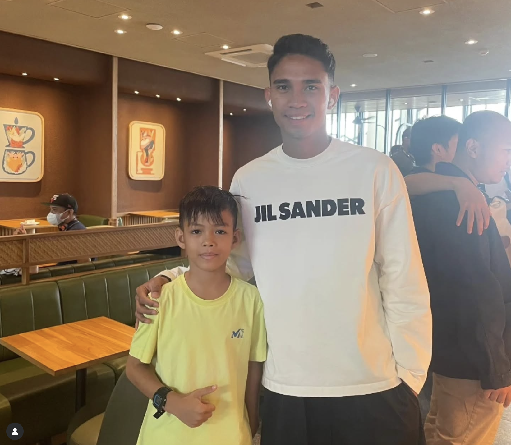 Překvapivý původ virální oslavy, která zasáhla sport po celém světě - Foto 1. Bất ngờ nguồn gốc của điệu ăn mừng gây sốt, phủ sóng thể thao toàn cầu- Ảnh 1.