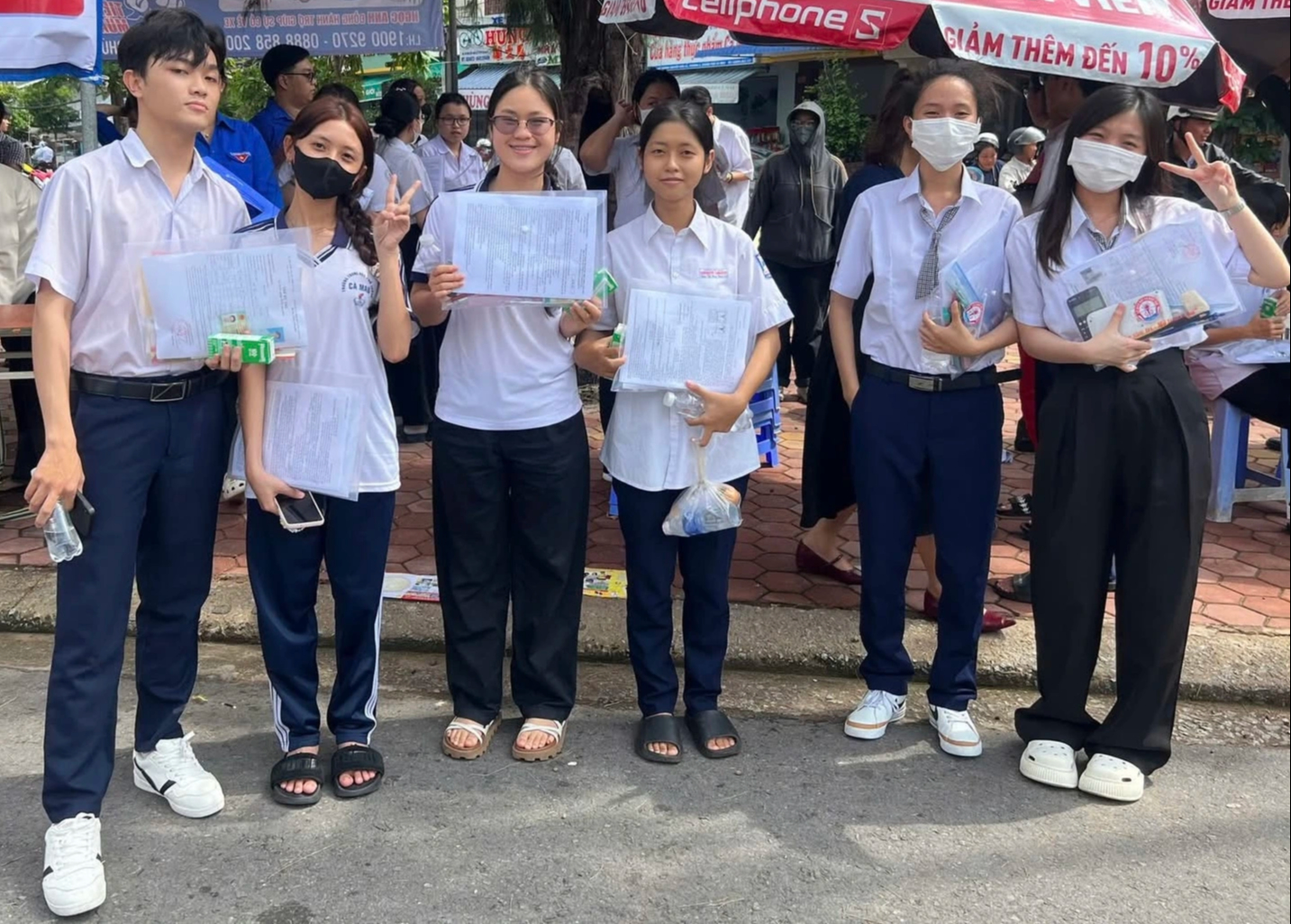 - Foto 1.  - Ảnh 1.