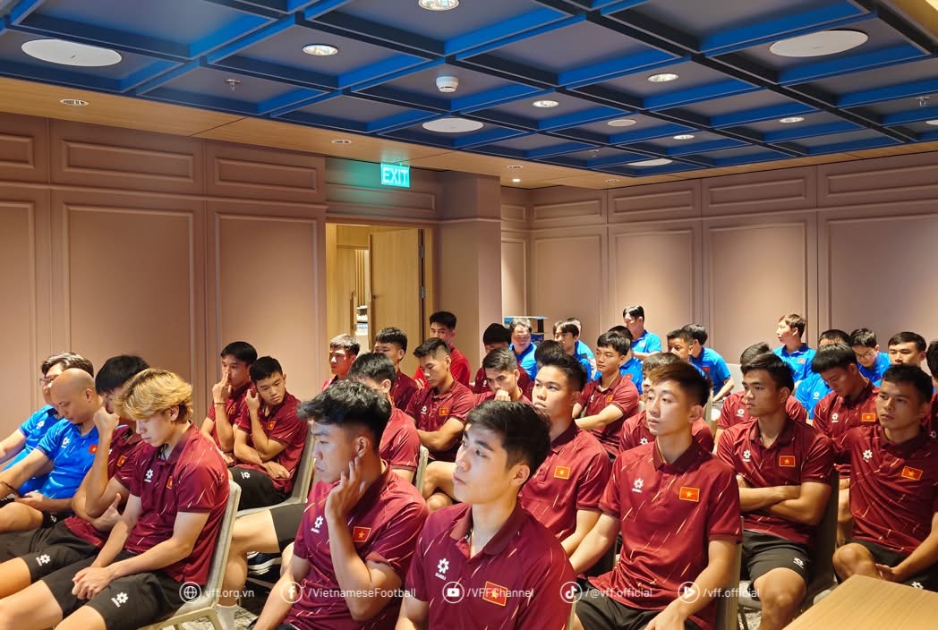 AFF ហាមប្រាម U.23 វៀតណាមយ៉ាងតឹងរ៉ឹង ពីការជួសជុលការប្រកួត និងការឃុបឃិតគ្នា៖ មិនត្រូវល្បួង ឬសូកប៉ាន់ - រូបថត ៥. AFF nghiêm cấm U.23 Việt Nam dàn xếp tỷ số, móc ngoặc: Không để bị cám dỗ, mua chuộc- Ảnh 5.