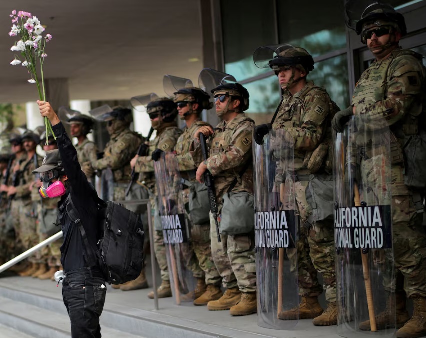 Quân đội Mỹ rút 2.000 Vệ binh Quốc gia khỏi Los Angeles - Ảnh 1.