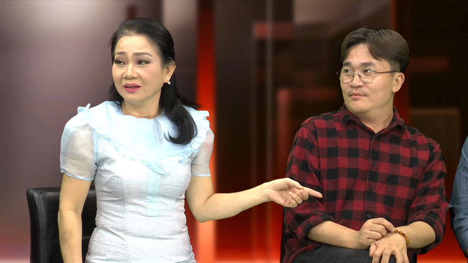 Dàn cast ‘Ngày xửa ngày xưa’ hé lộ tính cách thật của nghệ sĩ Hoàng Trinh Dàn cast ‘Ngày xửa ngày xưa’ hé lộ tính cách thật của nghệ sĩ Hoàng Trinh