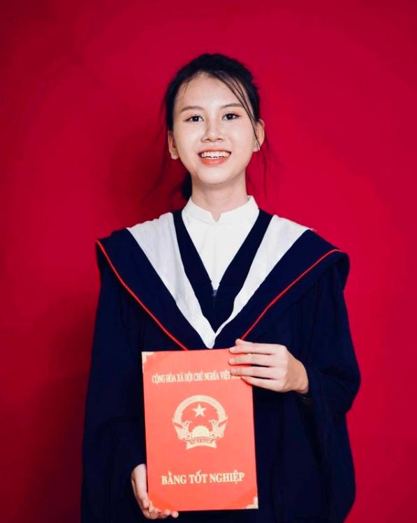 Đồng Nai: Nam sinh trường chuyên thủ khoa kỳ thi tốt nghiệp THPT- Ảnh 3. Đồng Nai: Nam sinh trường chuyên thủ khoa kỳ thi tốt nghiệp THPT- Ảnh 3.