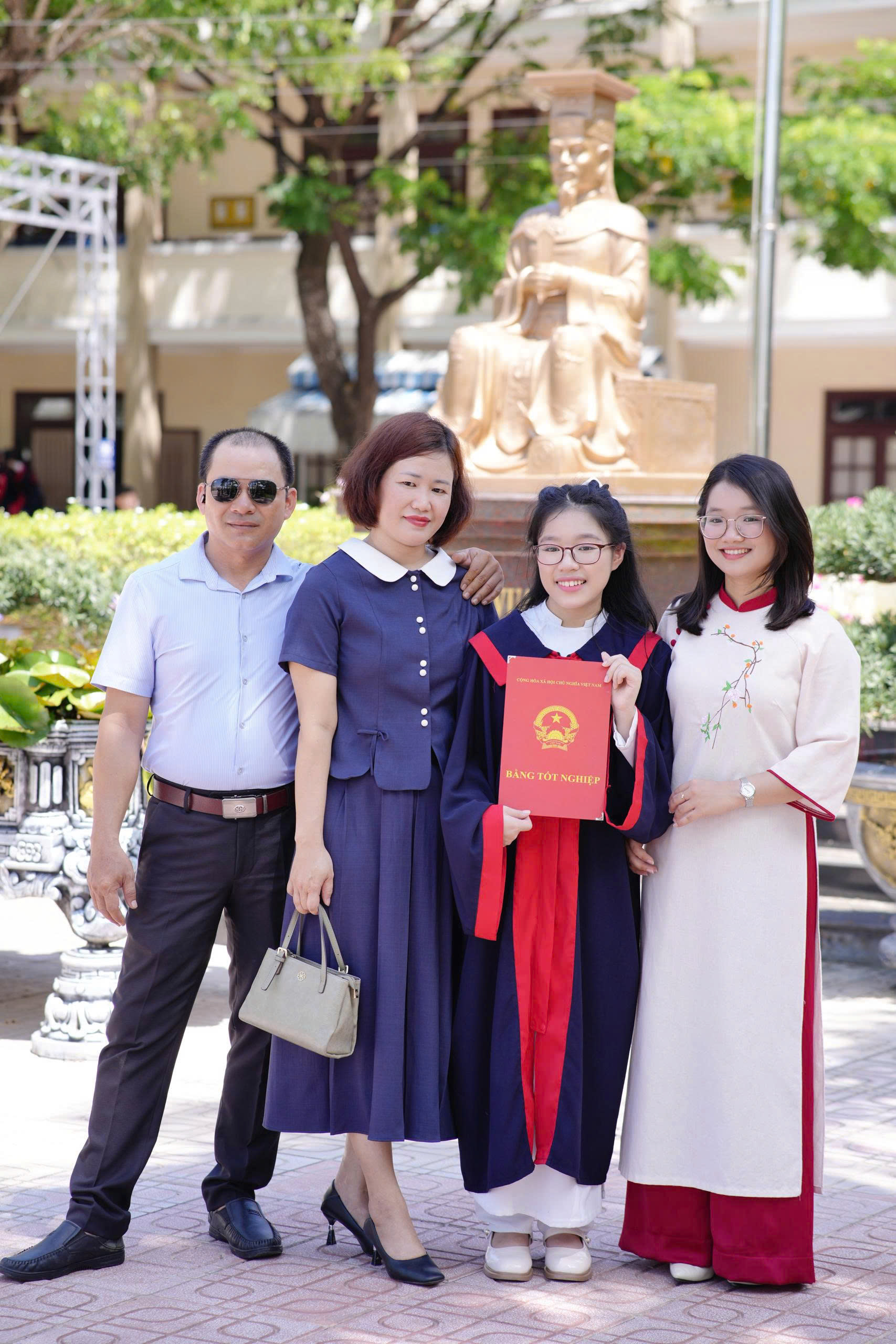 Thủ khoa khối C Đà Nẵng: Học văn bằng đam mê, yêu sử bằng cả trái tim- Ảnh 2.