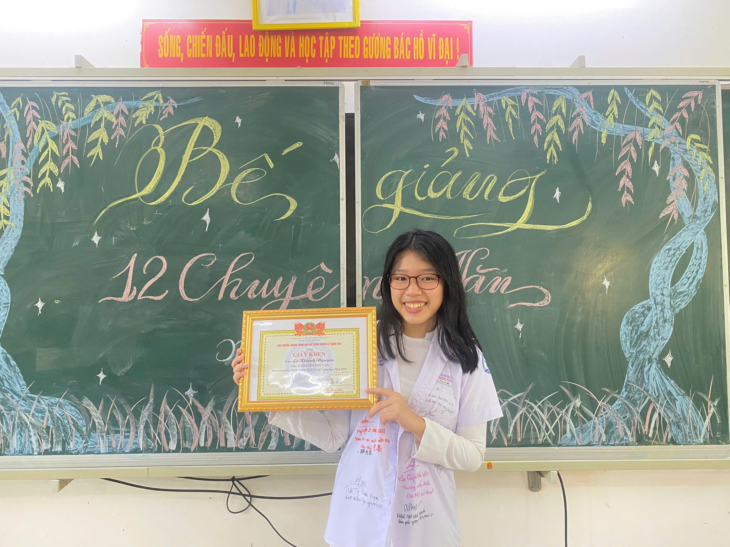 Thủ khoa khối C Đà Nẵng: Học văn bằng đam mê, yêu sử bằng cả trái tim- Ảnh 4.