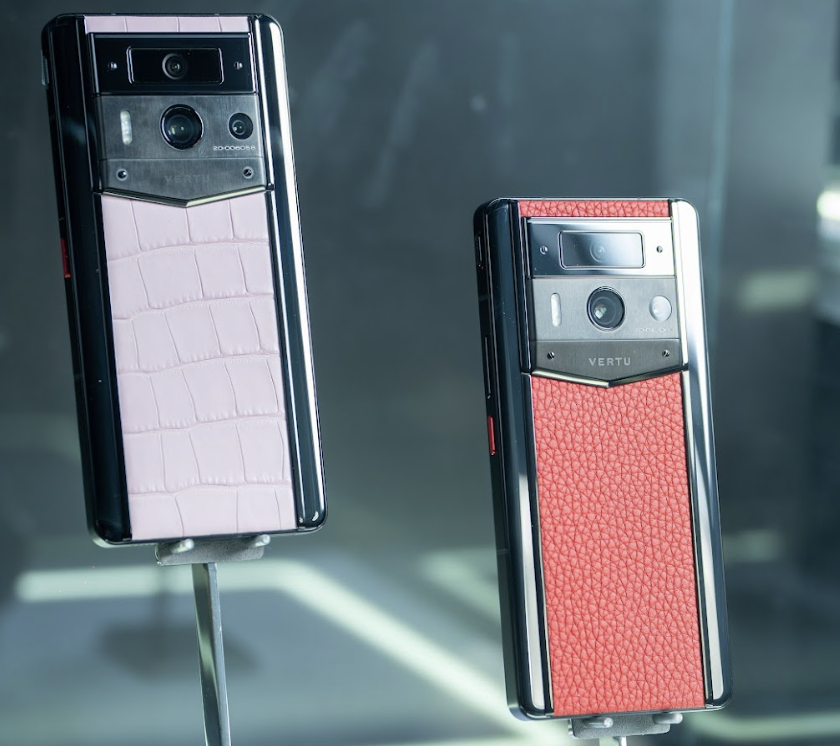 Quantum Flip chính thức mở màn hành trình mới của Vertu tại Việt Nam - Ảnh 1.