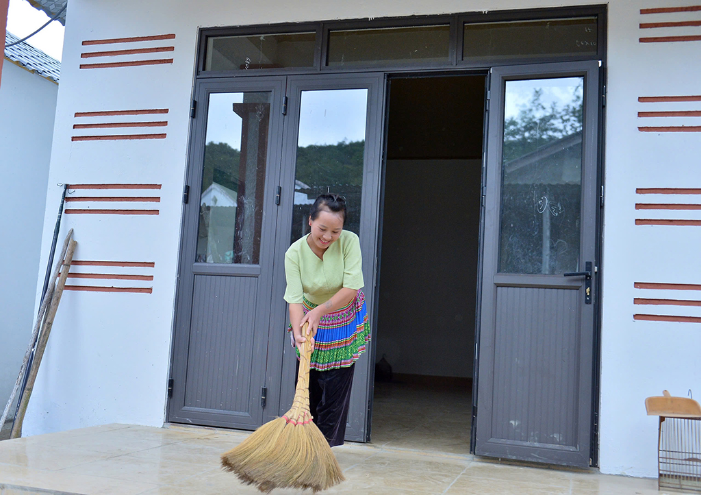 Những 'mái ấm hạnh phúc' trên vùng biên cương Y Tý - Ảnh 2.