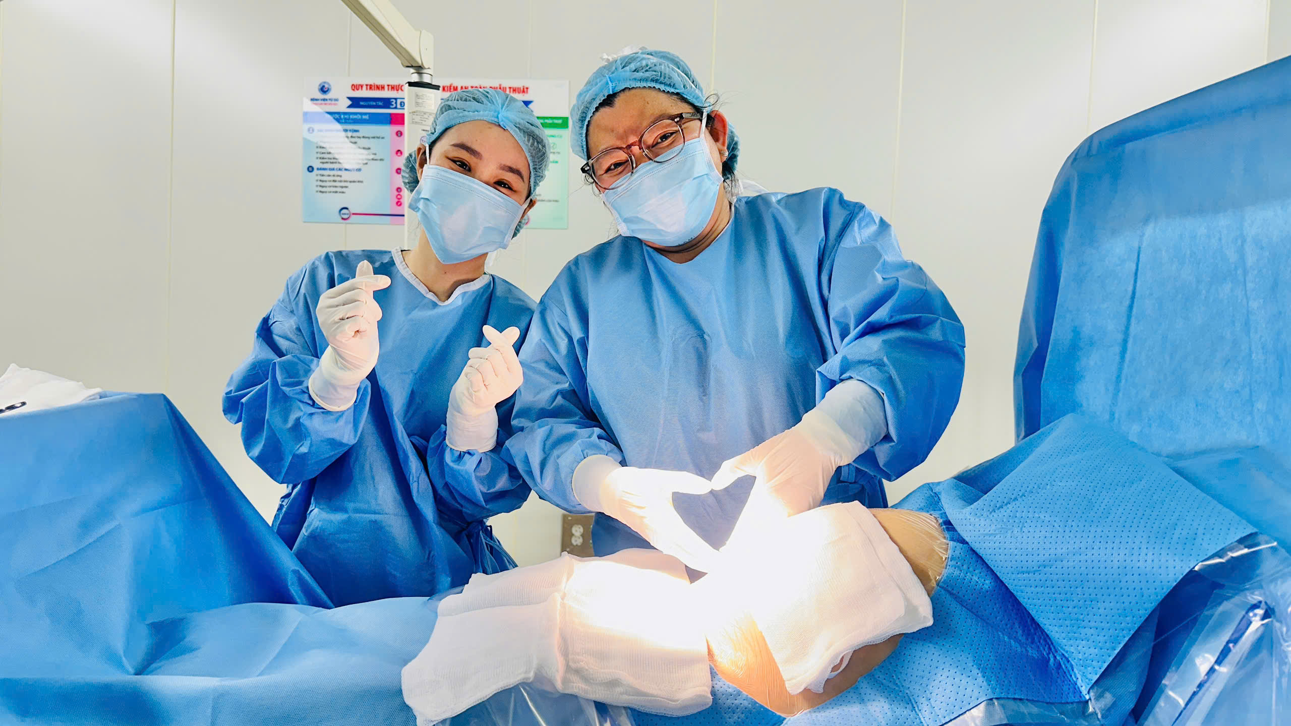 Phép màu y khoa: Bé trai chào đời khỏe mạnh nhờ thông tim từ trong bụng mẹ - Ảnh 2.