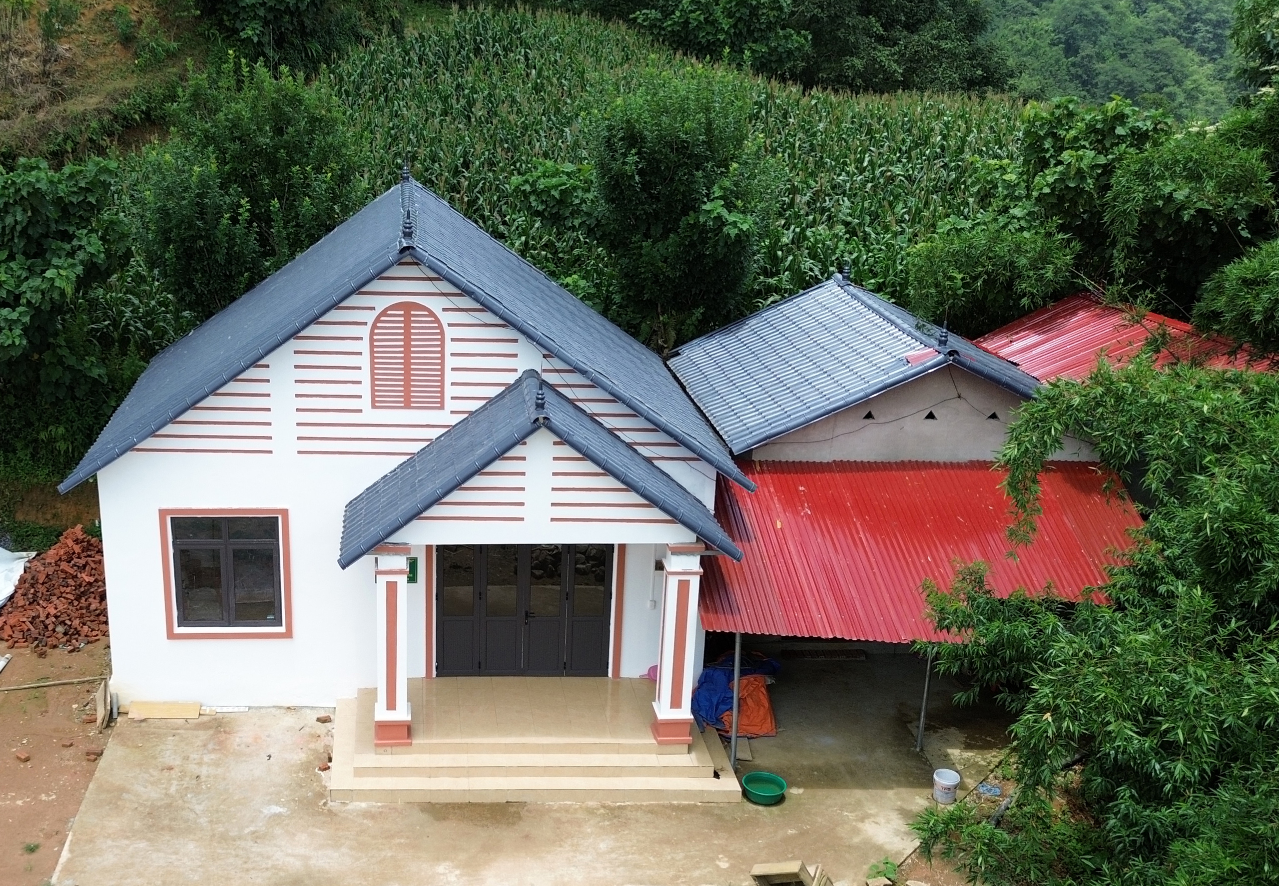 Niềm vui của người dân vùng biên cương Y Tý trong ngày nhận nhà mới- Ảnh 3.