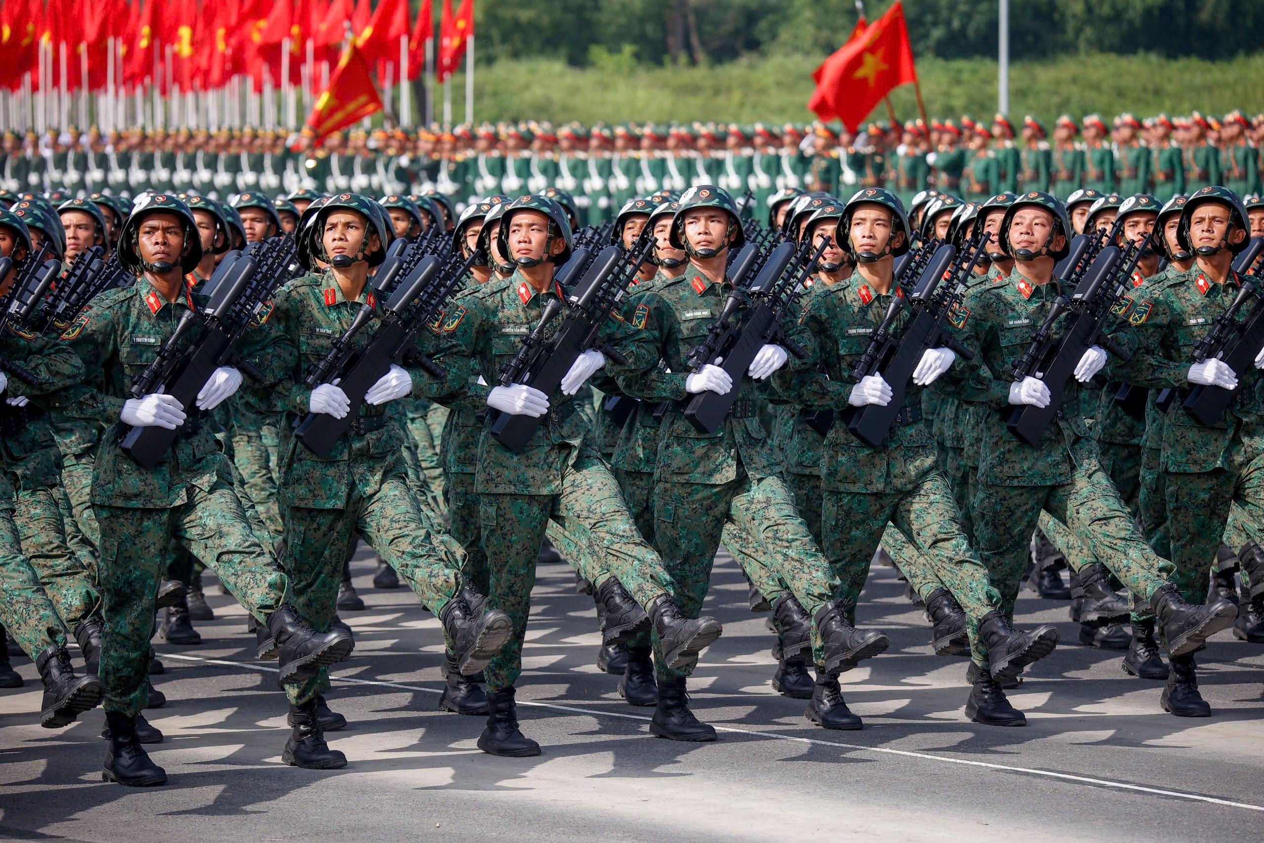 Mãn nhãn buổi diễu binh 15 . 000 Chiến sĩ công an và quân đội hợp luyện - Ảnh 19. Mãn nhãn buổi diễu binh 15 . 000 Chiến sĩ công an và quân đội hợp luyện - Ảnh 19.