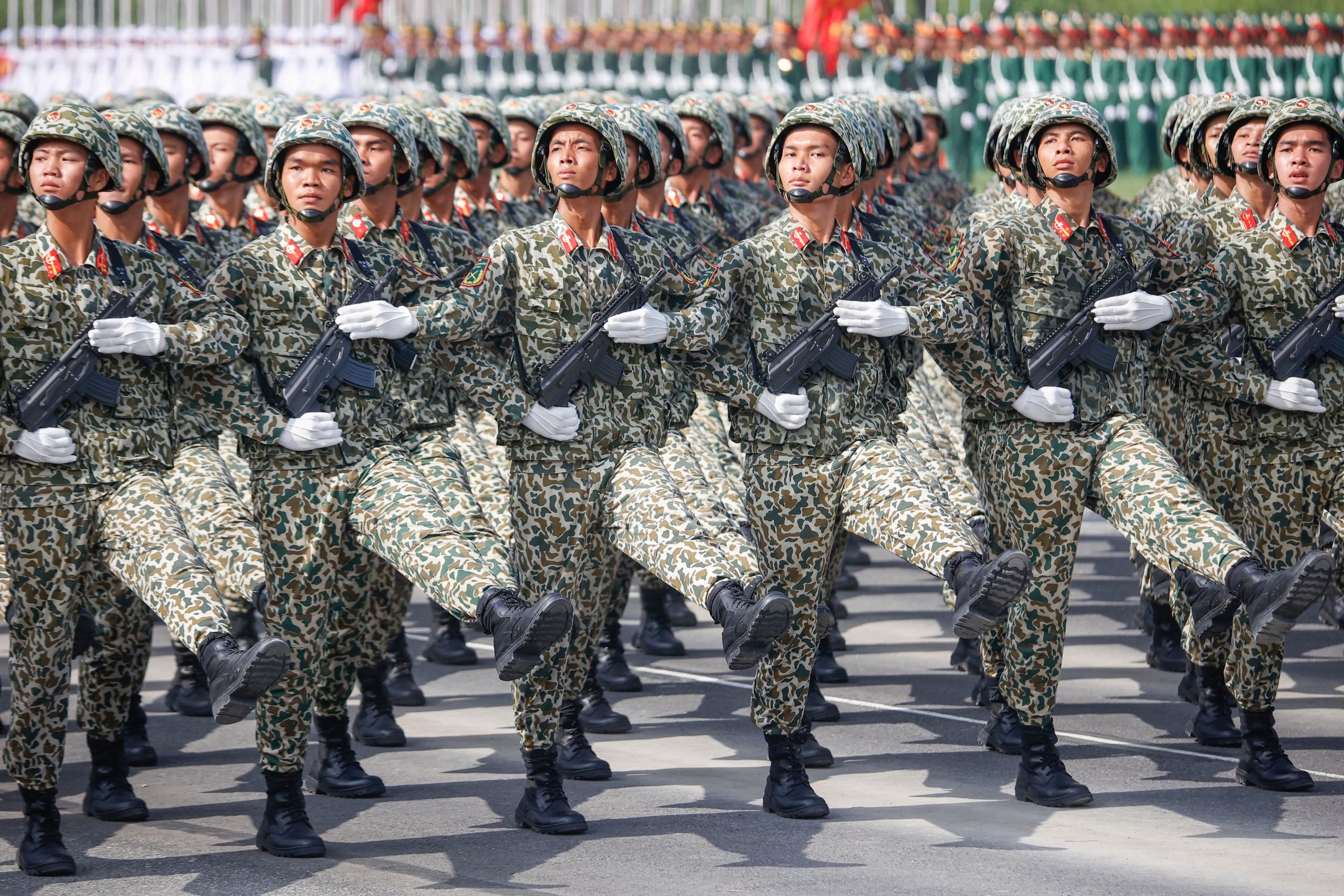Mãn nhãn buổi diễu binh 15 . 000 Chiến sĩ công an và quân đội hợp luyện - Ảnh 18. Mãn nhãn buổi diễu binh 15 . 000 Chiến sĩ công an và quân đội hợp luyện - Ảnh 18.
