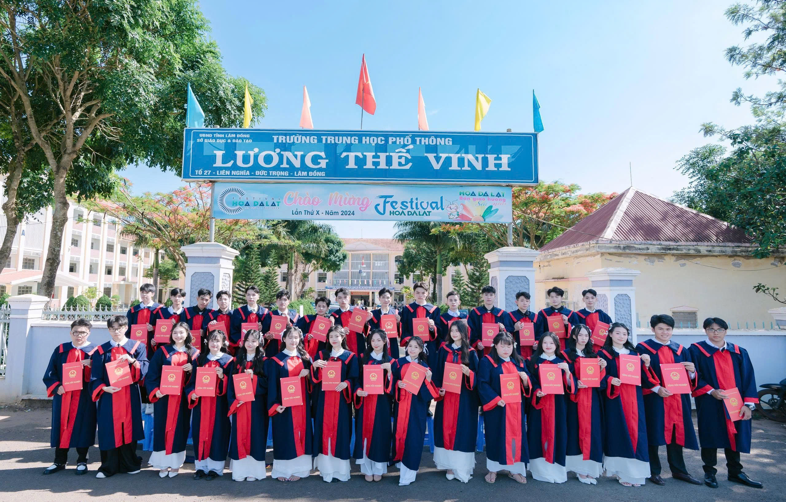 Nam sinh Lâm Đồng 10 điểm vật lý, 10 hóa học, 9,5 toán nhờ 1 phương pháp - Ảnh 2.