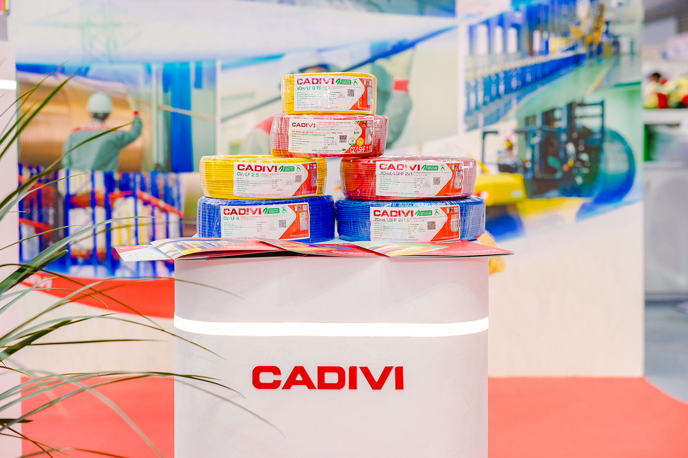 GELEX Electric ghi dấu ấn mạnh mẽ tại triển lãm ngành điện hàng đầu Việt Nam 2025- Ảnh 2. GELEX Electric ghi dấu ấn mạnh mẽ tại triển lãm ngành điện hàng đầu Việt Nam 2025- Ảnh 2.
