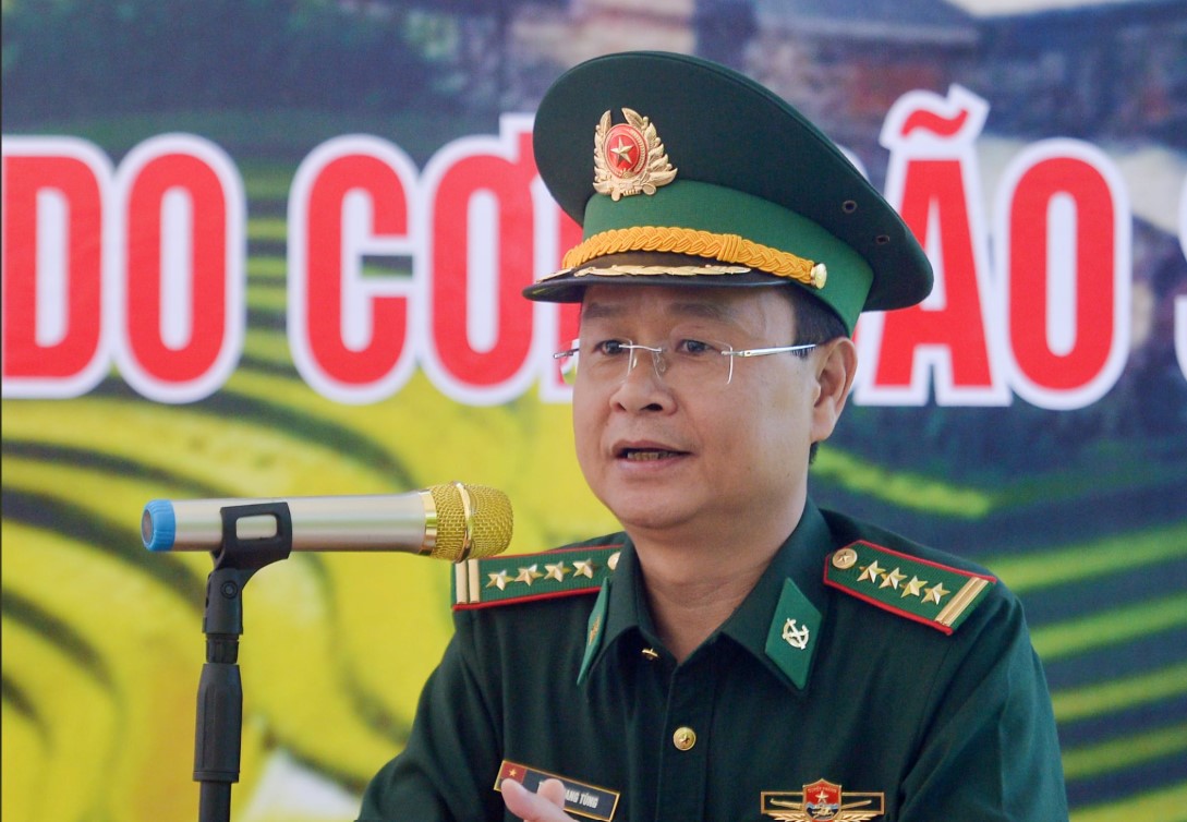 Bàn giao 28 ngôi nhà cho 28 hộ dân xã biên giới Y Tý - Ảnh 1.