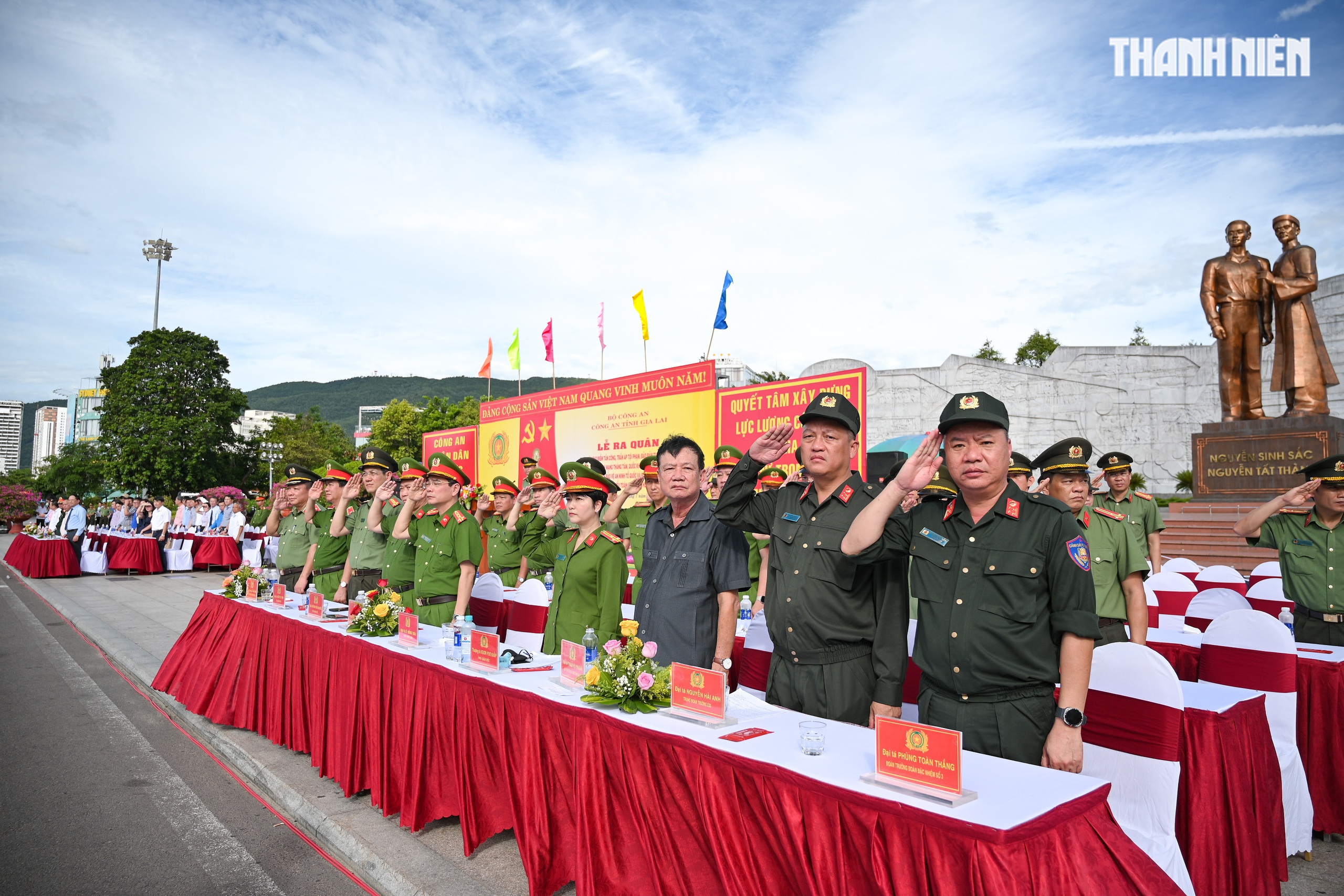 Mãn nhãn màn biểu diễn võ thuật trong lễ ra quân của Công an tỉnh Gia Lai - Ảnh 29.
