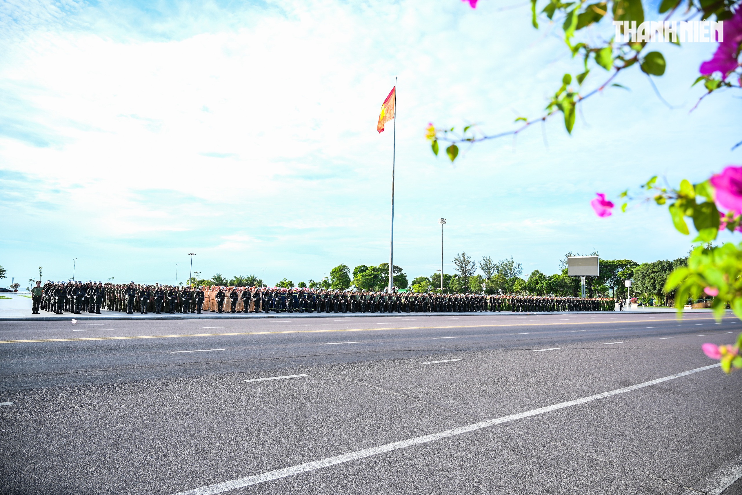 Mãn nhãn màn biểu diễn võ thuật trong lễ ra quân của Công an tỉnh Gia Lai - Ảnh 27.