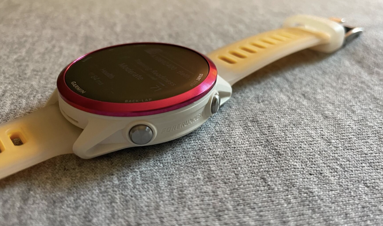 Khám phá mẫu đồng hồ thông minh Garmin Forerunner 570 - Ảnh 1.