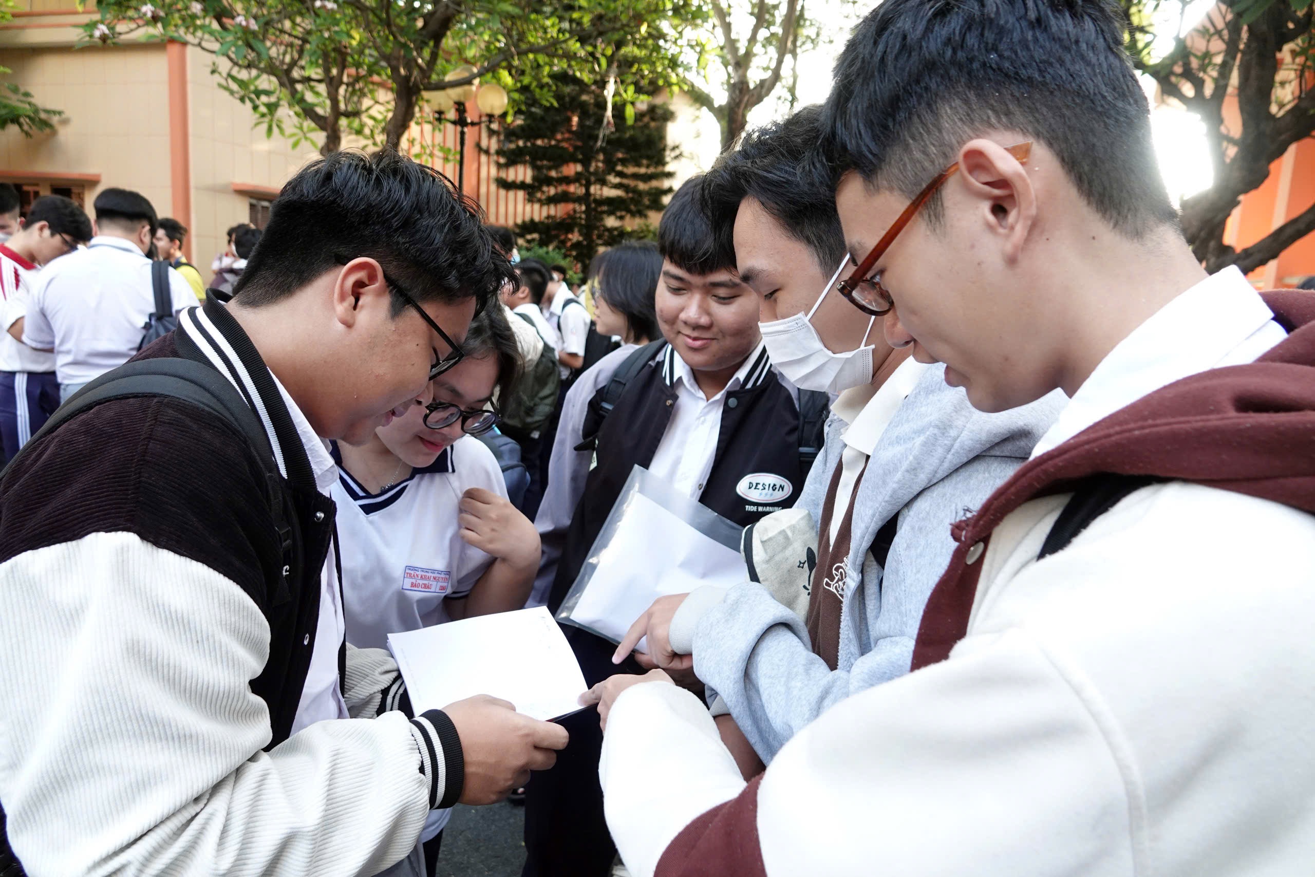 Một trường đại học công lập lấy điểm sàn thấp kỷ lục - Ảnh 1.