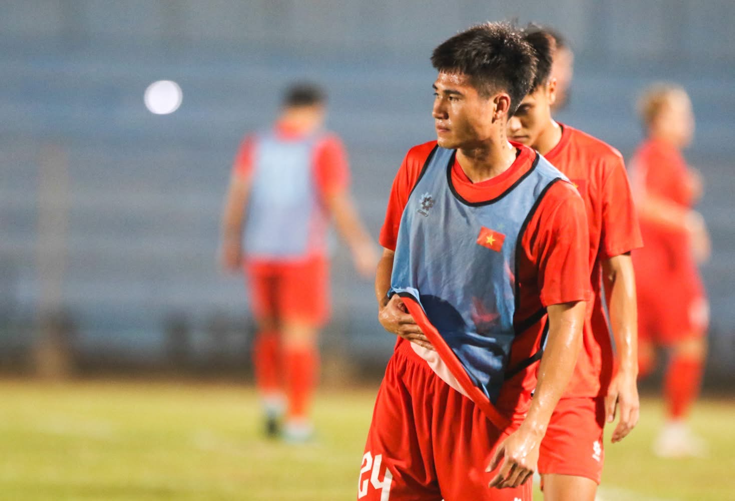 U.23 ຫວຽດນາມ ພ້ອມແລ້ວທີ່ຈະເອົາຊະນະນັດທຳອິດ: 'ກົດປຸ່ມ' ໃນການເດີນທາງເພື່ອປ້ອງກັນບັນລັງ - ພາບທີ 4. U.23 Việt Nam sẵn sàng thắng trận đầu tiên: ‘Bấm nút’ hành trình bảo vệ ngôi vương - Ảnh 4.