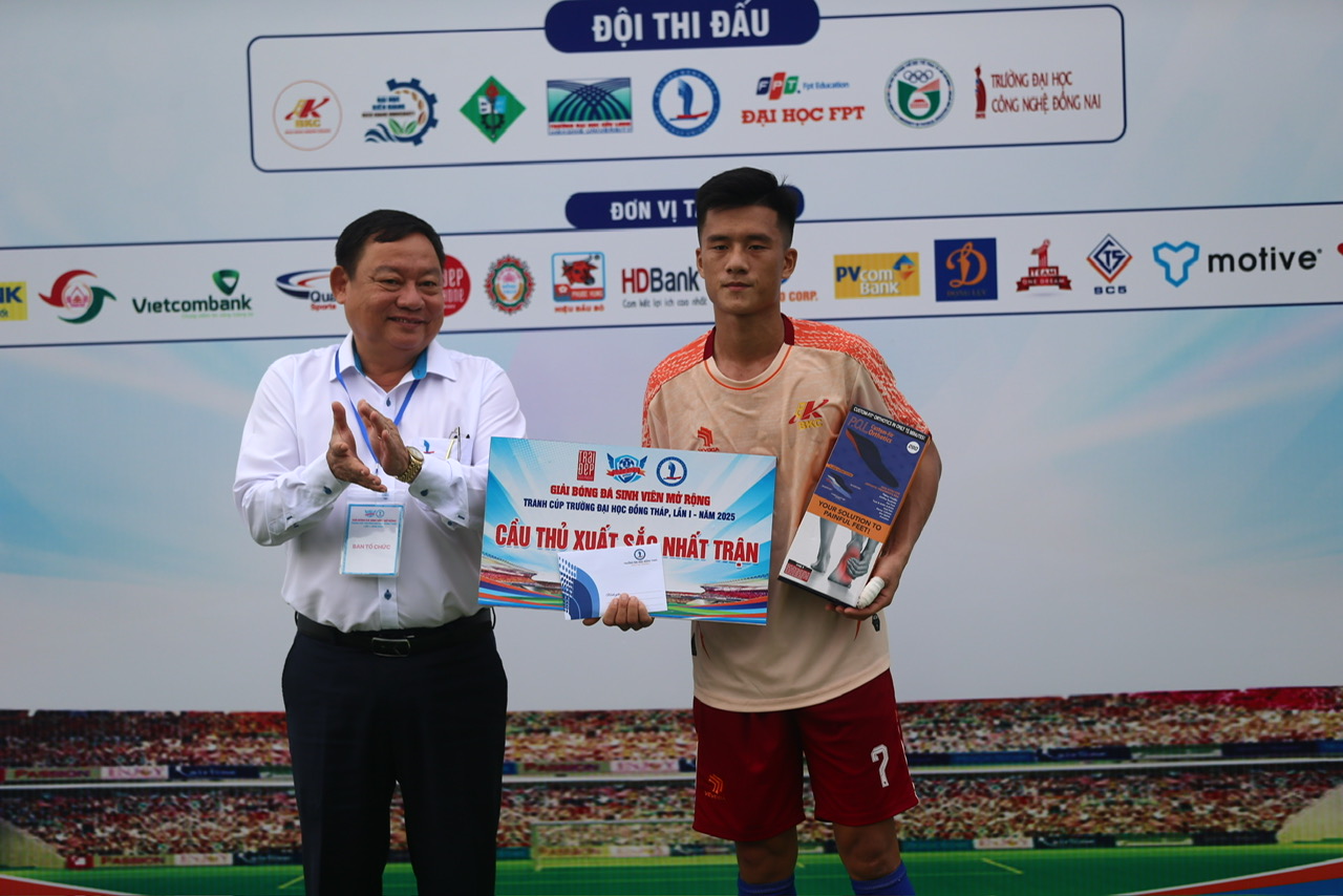 Huỳnh Quốc Cường. Phan Thanh Bình truyền cảm hứng cho giải sinh viên Trường ĐH Đồng Tháp- Ảnh 2. Huỳnh Quốc Cường. Phan Thanh Bình truyền cảm hứng cho giải sinh viên Trường ĐH Đồng Tháp- Ảnh 2.