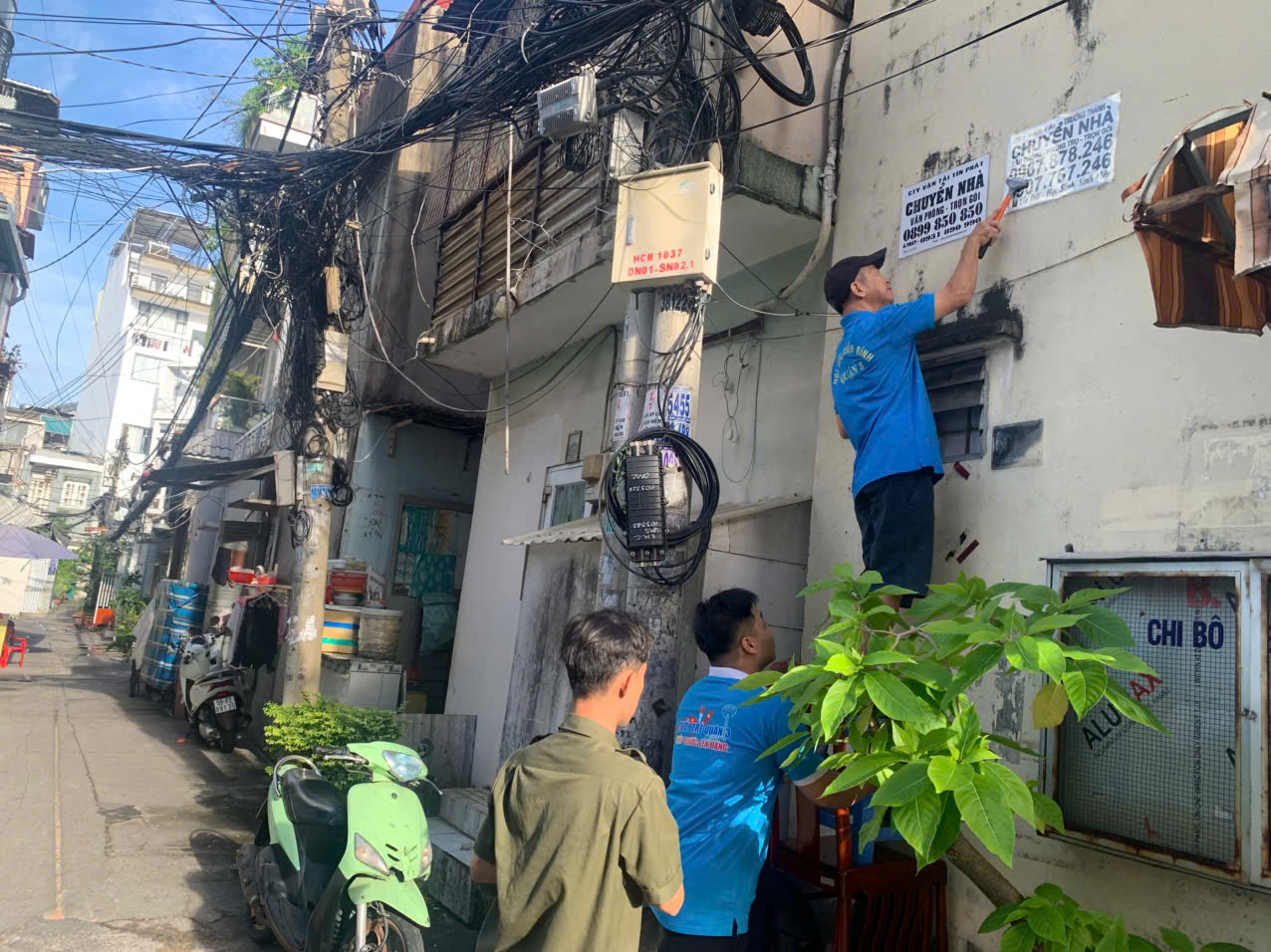 Công an TP.HCM 'gõ cửa từng nhà' tháo lồng sắt và trấn áp tội phạm- Ảnh 9.