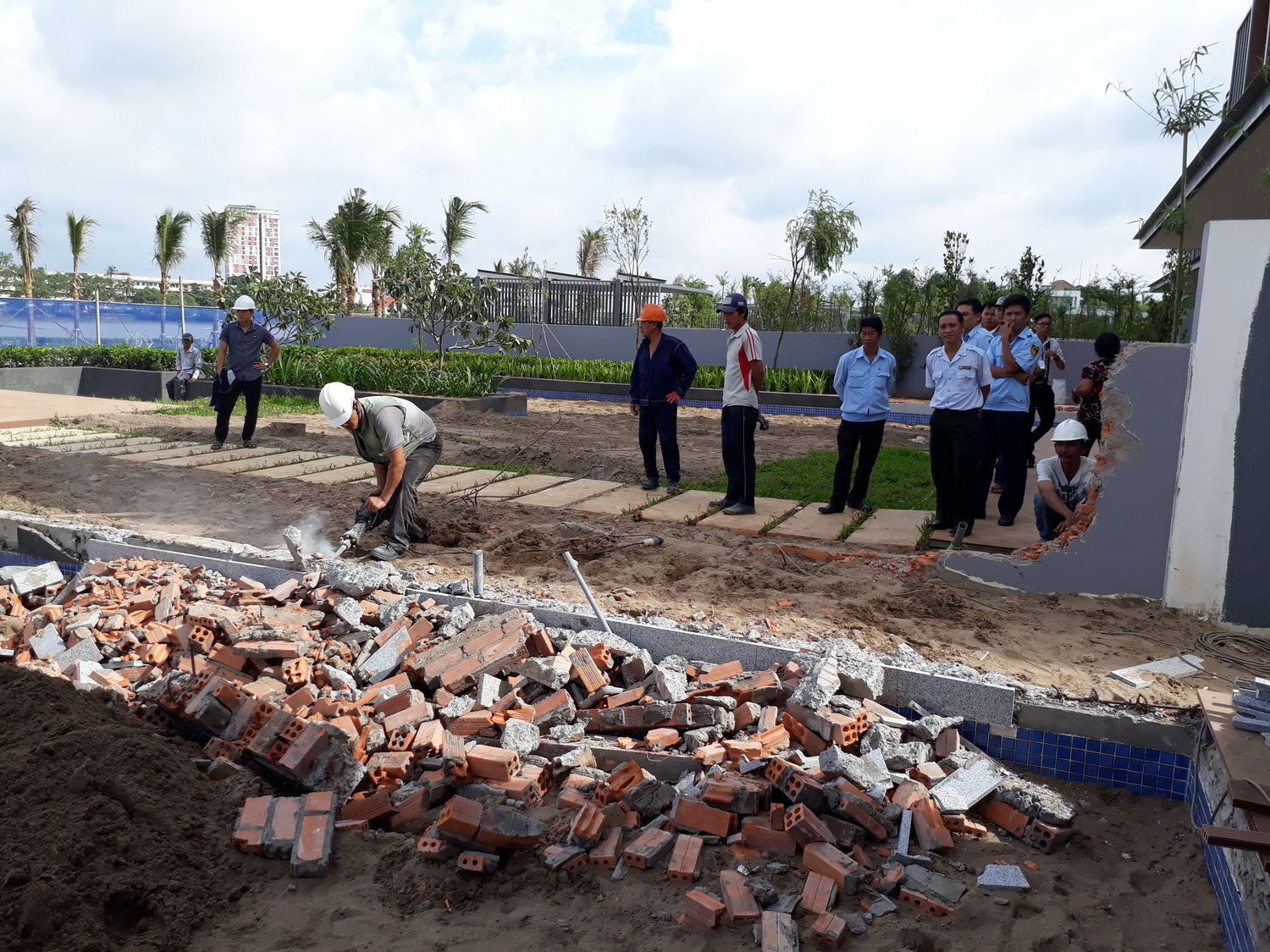 UBND cấp xã xử lý vi phạm về trật tự xây dựng- Ảnh 1.