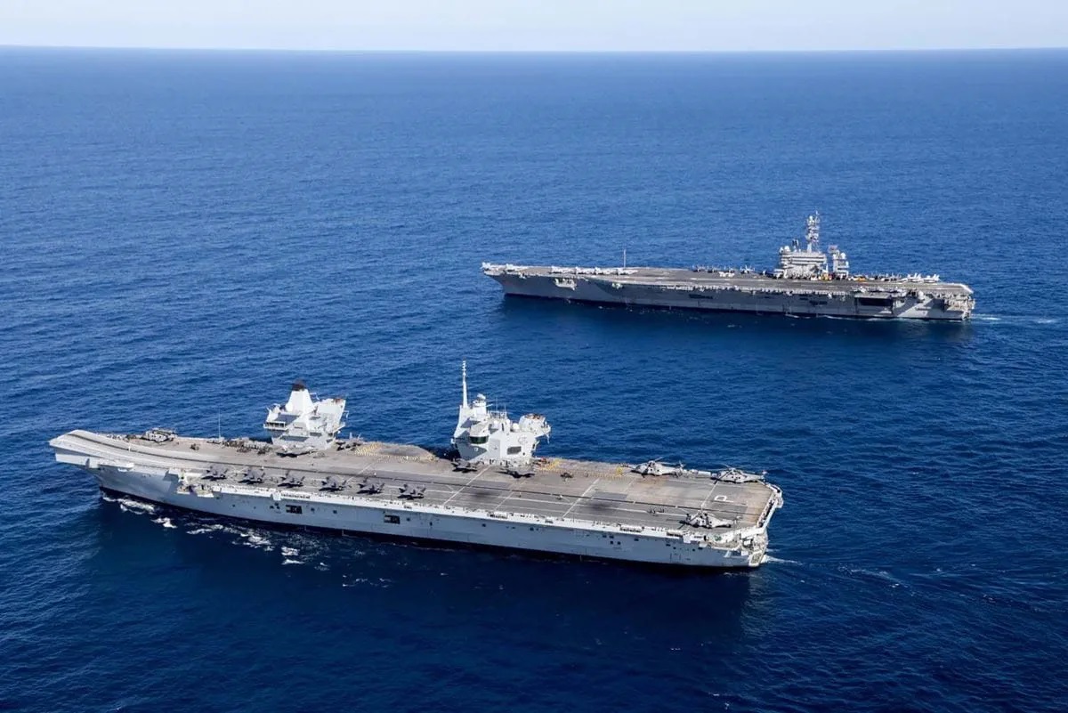Anh, Mỹ phô diễn sức mạnh nhóm tàu sân bay ở Thái Bình Dương - Ảnh 2.