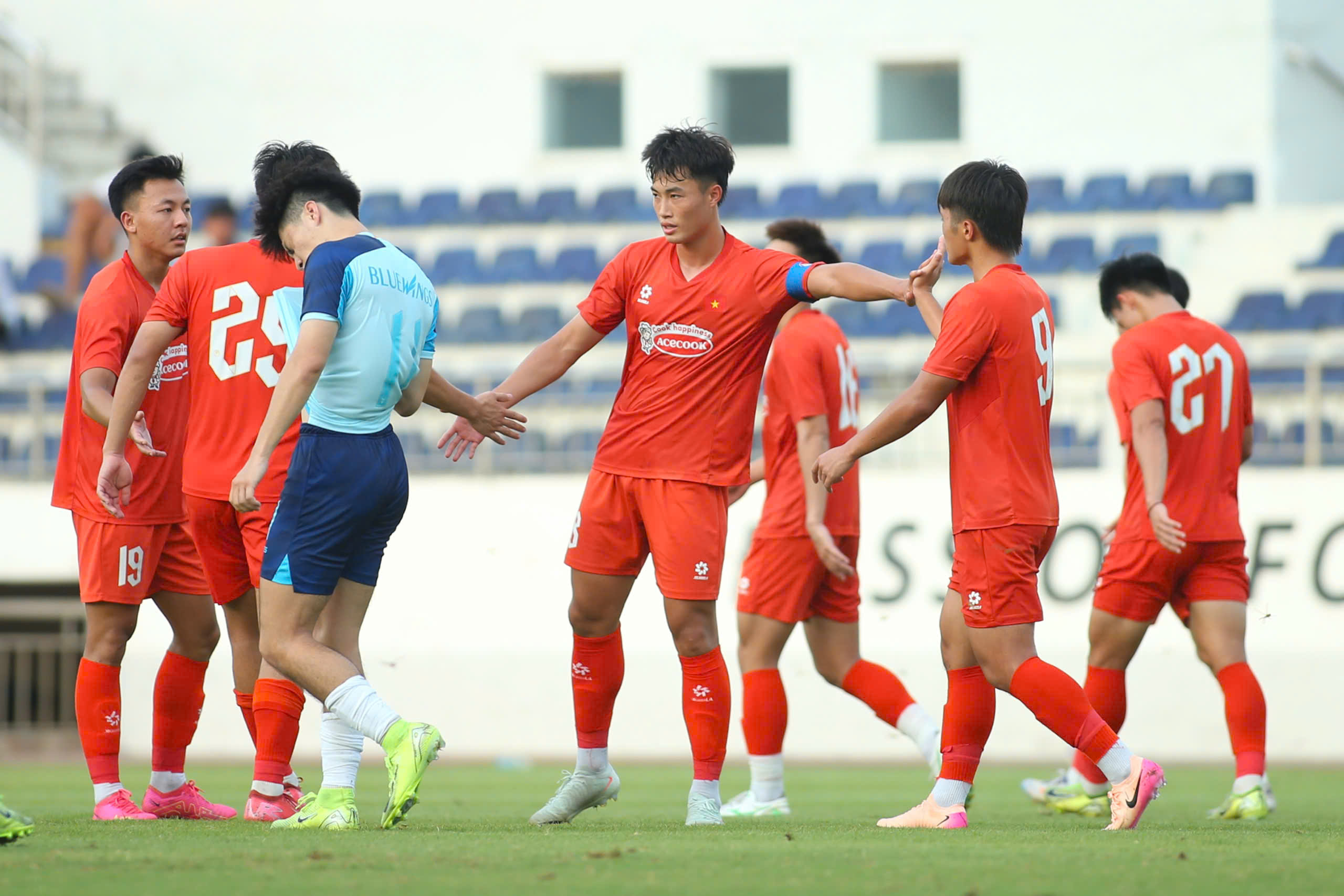 Vietnam do 23 let: Volba trenéra Kim Sang-sika, co říká vítězství nad Tchaj-wanem? - Foto 1. U.23 Việt Nam: Phép chọn lựa của HLV Kim Sang-sik, trận thắng Đài Loan nói lên điều gì?- Ảnh 1.