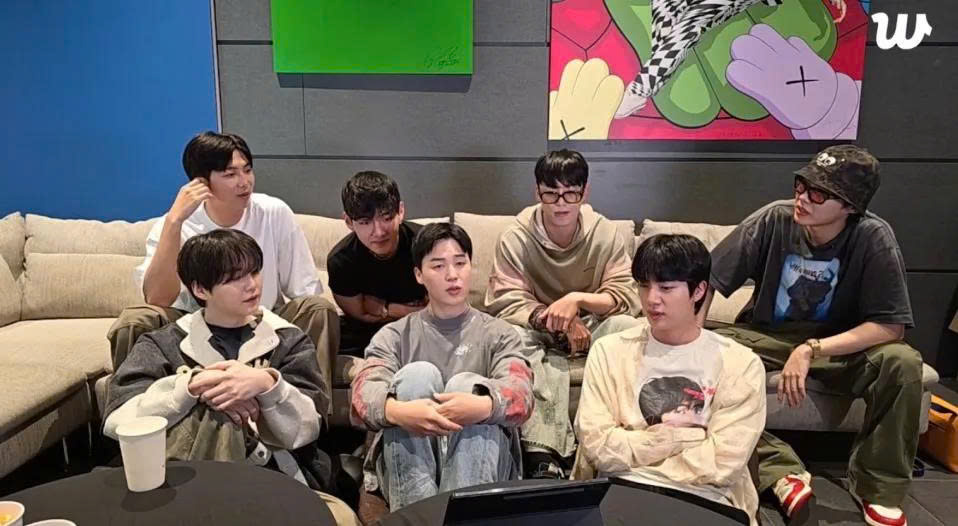 BTS xác nhận trở lại với đội hình đầy đủ vào mùa xuân năm 2026 - Ảnh 1.