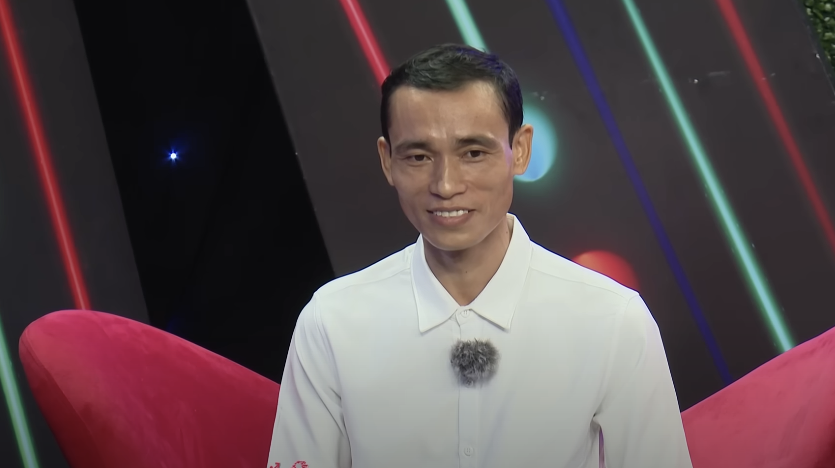 Nữ bác sĩ 33 tuổi chưa yêu ai từ chối hẹn hò quản lý hơn 7 tuổi - Ảnh 2.