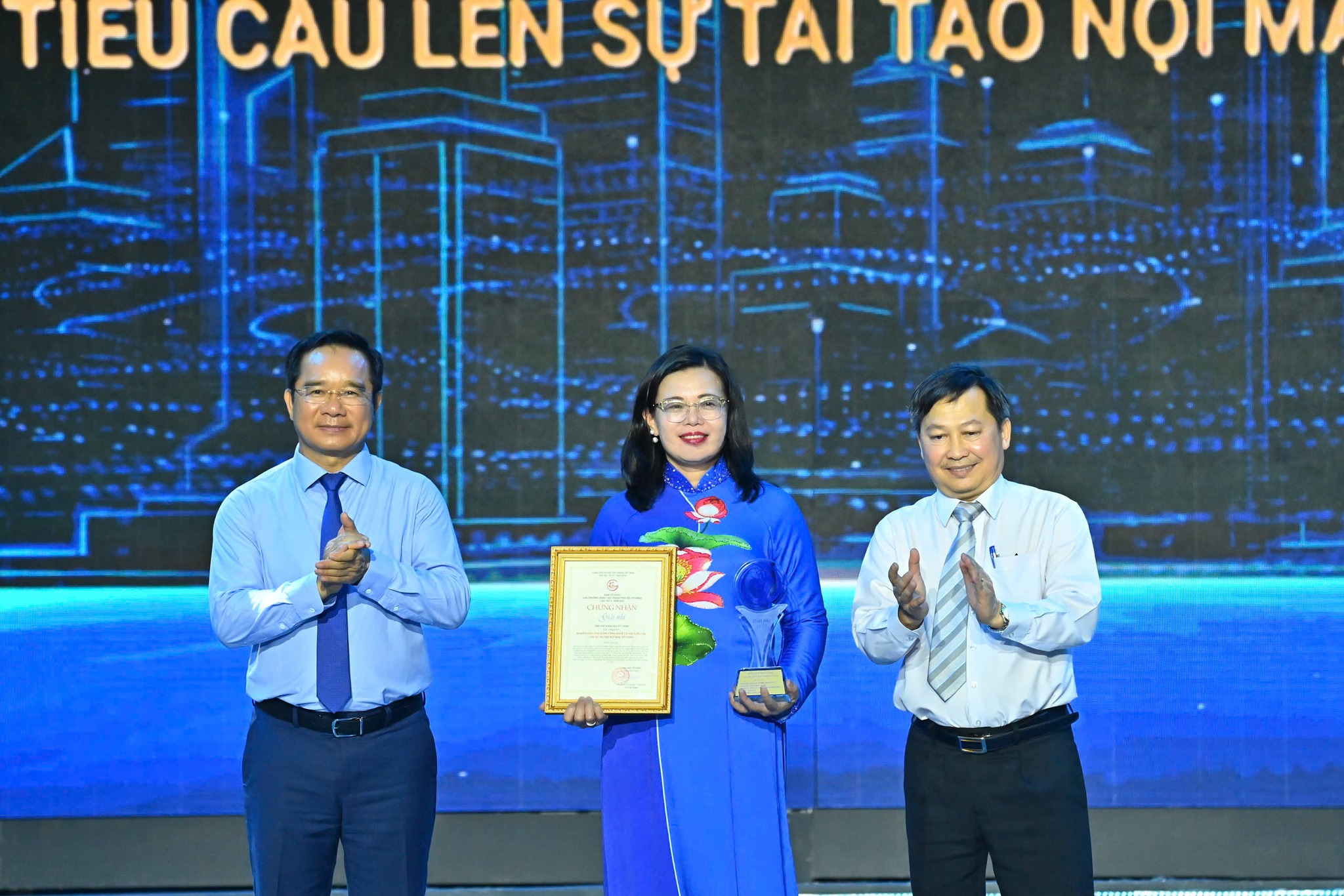 - תמונה 1.  - Ảnh 1.