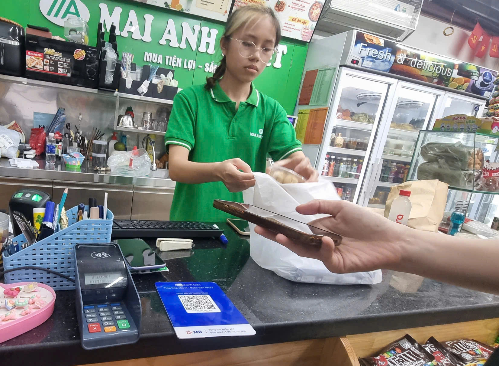 Mua hàng hóa từ 5 triệu phải chuyển khoản để được khấu trừ thuế giá trị gia tăng - Ảnh 1.