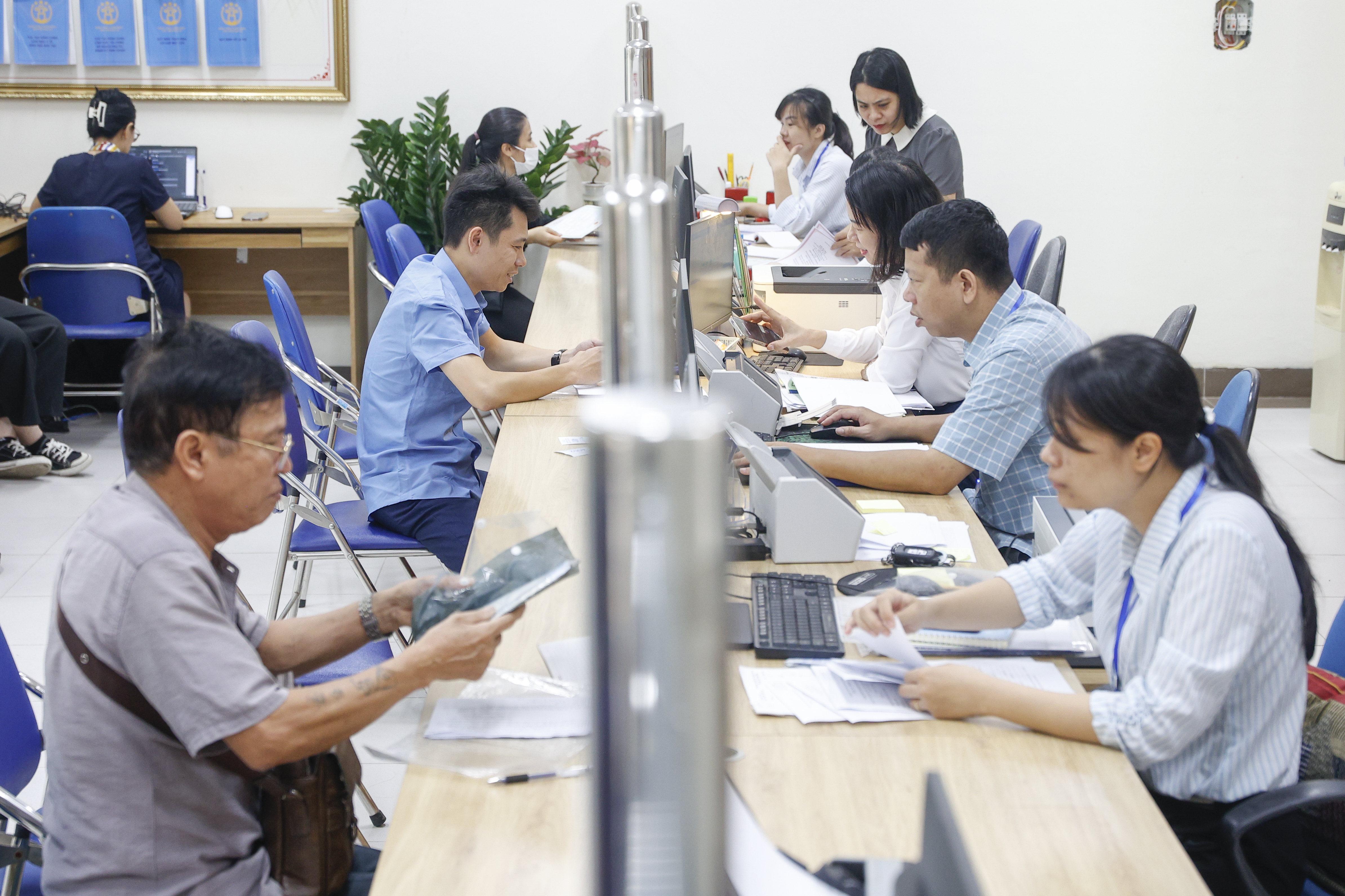 UBND P.Kim Liên Ưu tiên người dân khi triển khai chính quyền địa phương 2 cấp - Ảnh 4.