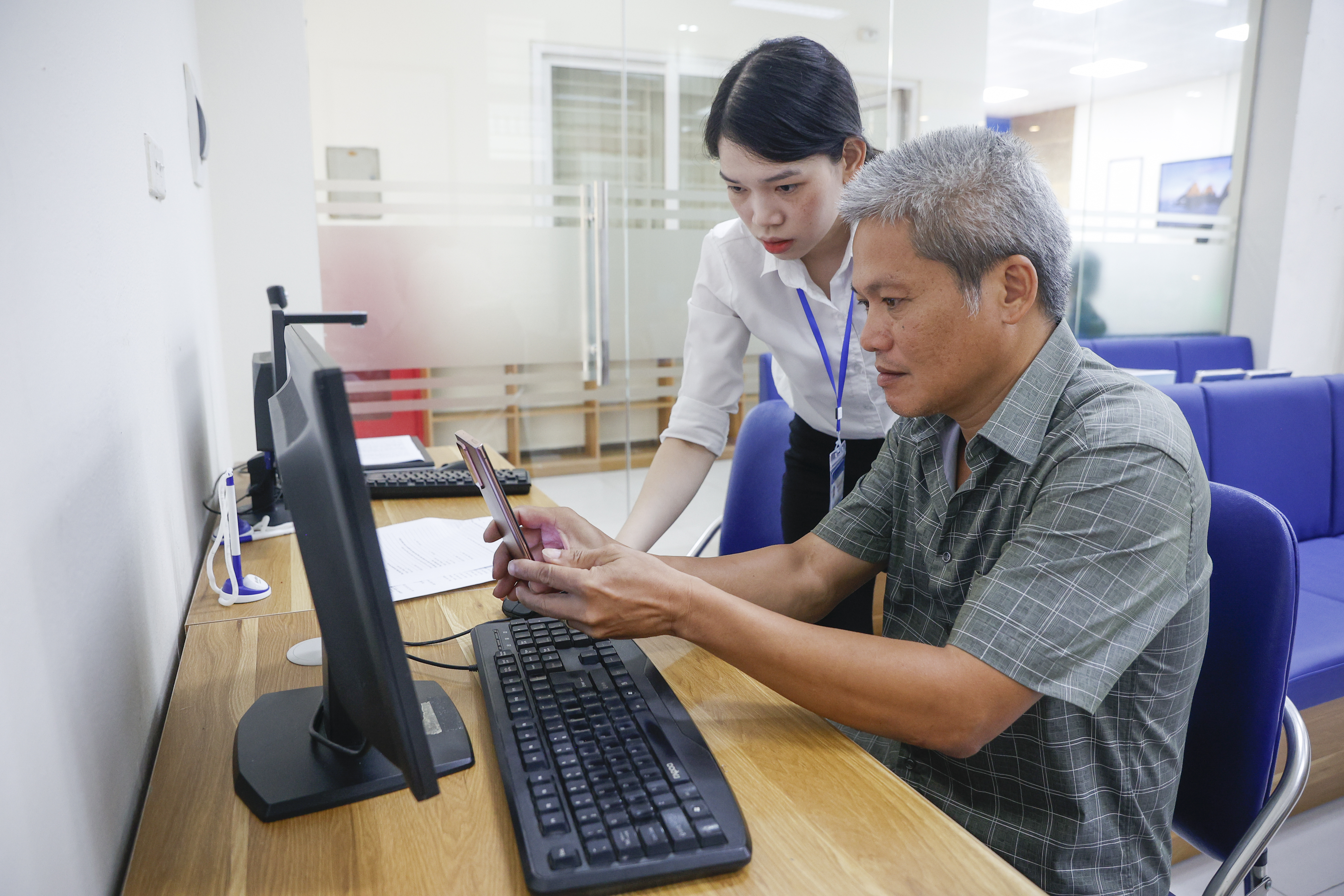UBND P.Kim Liên Ưu tiên người dân khi triển khai chính quyền địa phương 2 cấp - Ảnh 8.