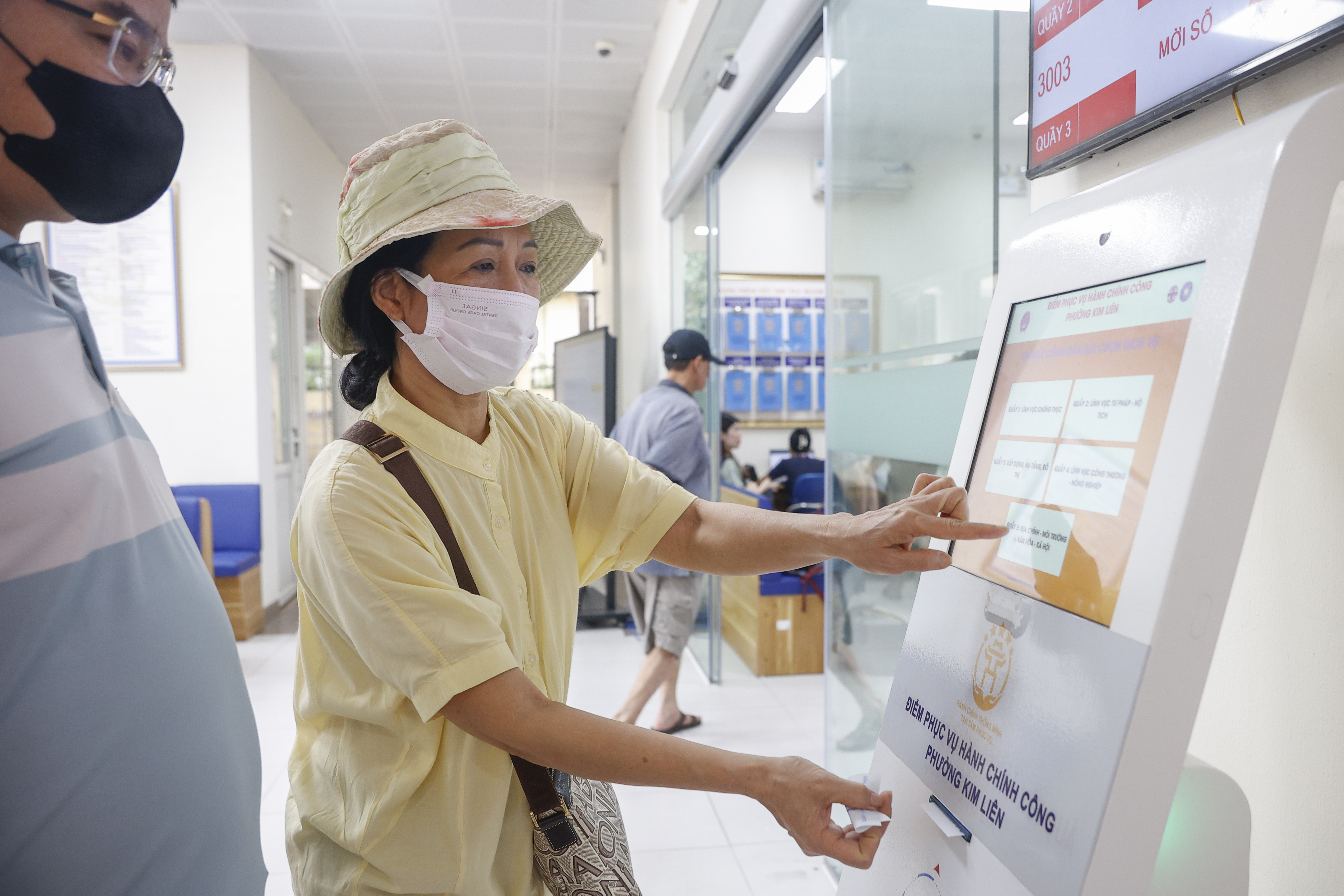 UBND P.Kim Liên Ưu tiên người dân khi triển khai chính quyền địa phương 2 cấp - Ảnh 3.