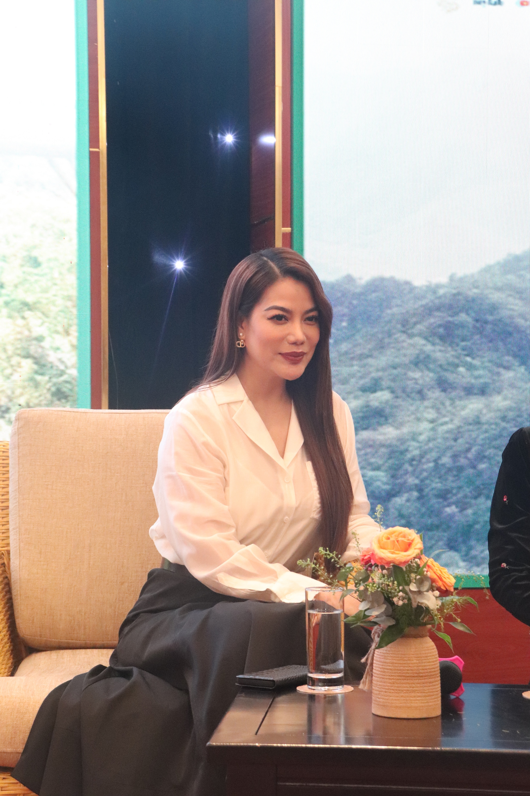 Trương Ngọc Ánh kể chuyện bị đạo diễn dọa đuổi về khi đóng 'Áo lụa Hà Đông' - Ảnh 1.