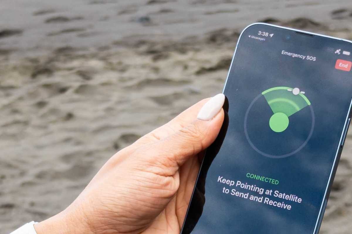 Người đàn ông thoát chết giữa ngọn núi hơn 3.000 mét nhờ iPhone - Ảnh 1.