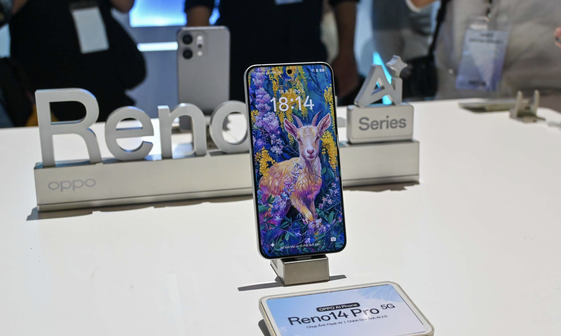 Thế hệ smartphone Oppo Reno14 Series ra mắt tại Việt Nam, tích hợp Google Gemini - Ảnh 2.