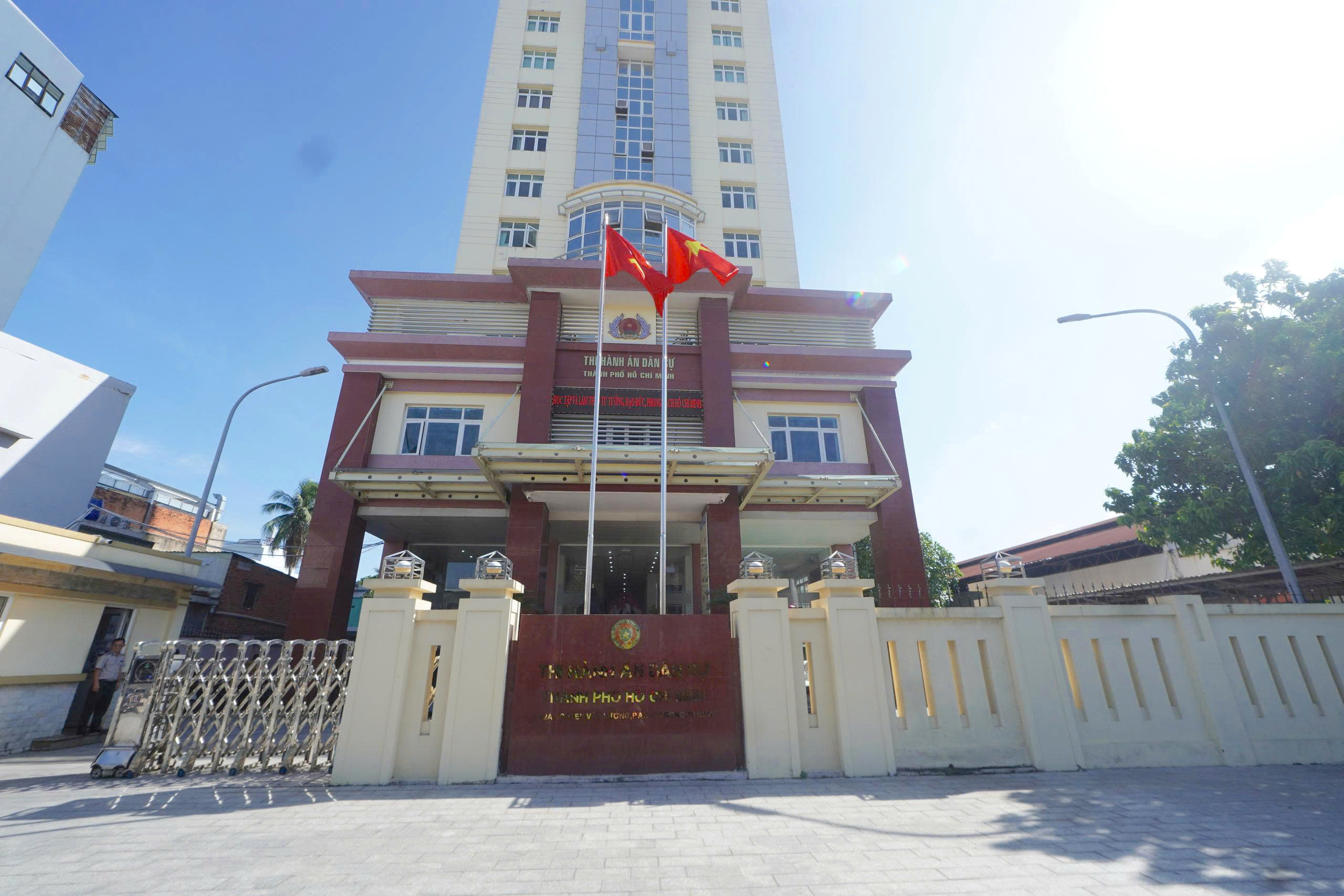 Thẩm quyền Thi hành án dân sự TP.HCM và 19 phòng khu vực, khác nhau thế nào? - Ảnh 2.
