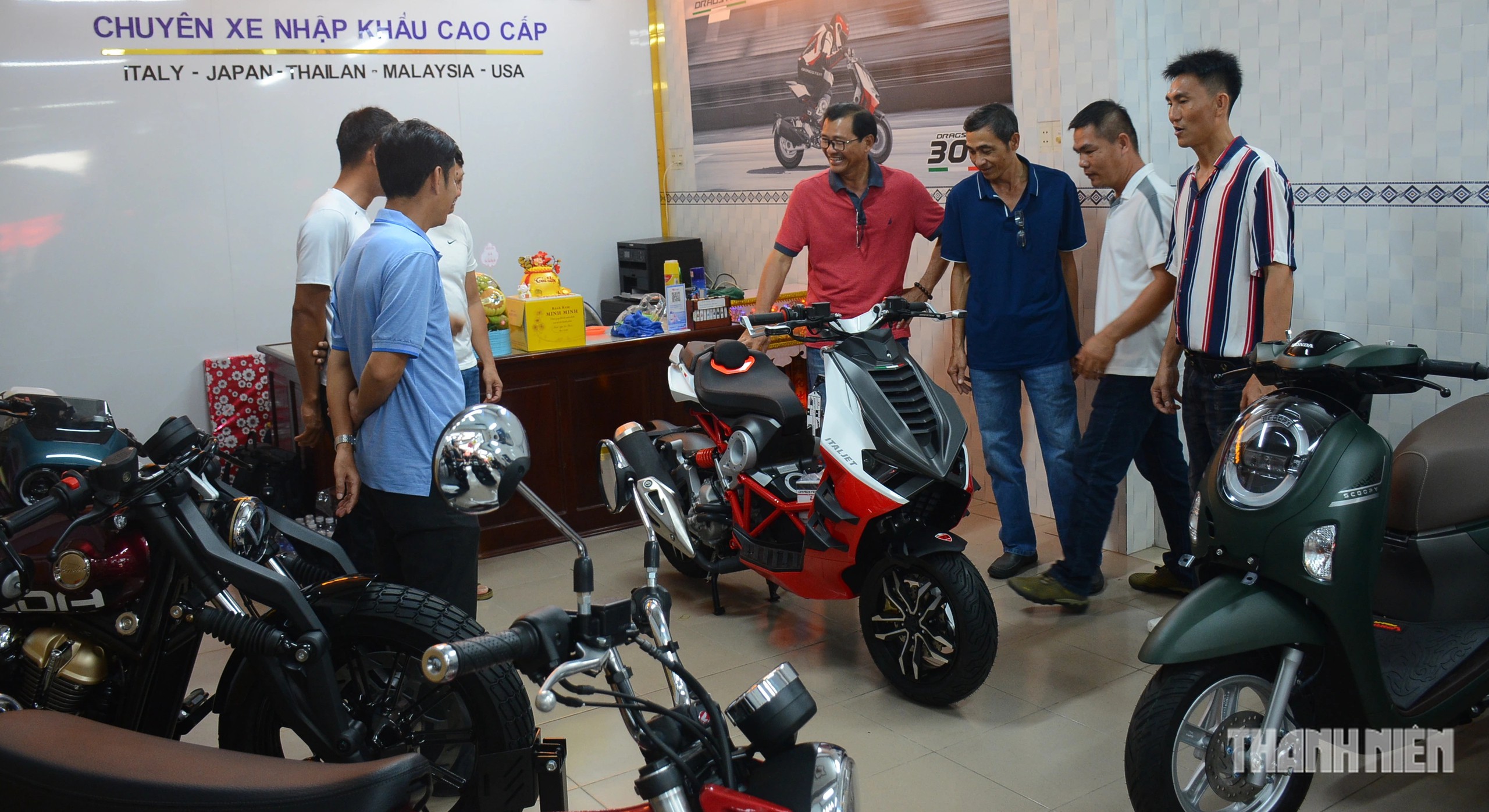 Thị trường xe máy nhập khẩu tại Việt Nam ngày càng cạnh tranh, người mua hưởng lợi - Ảnh 1.